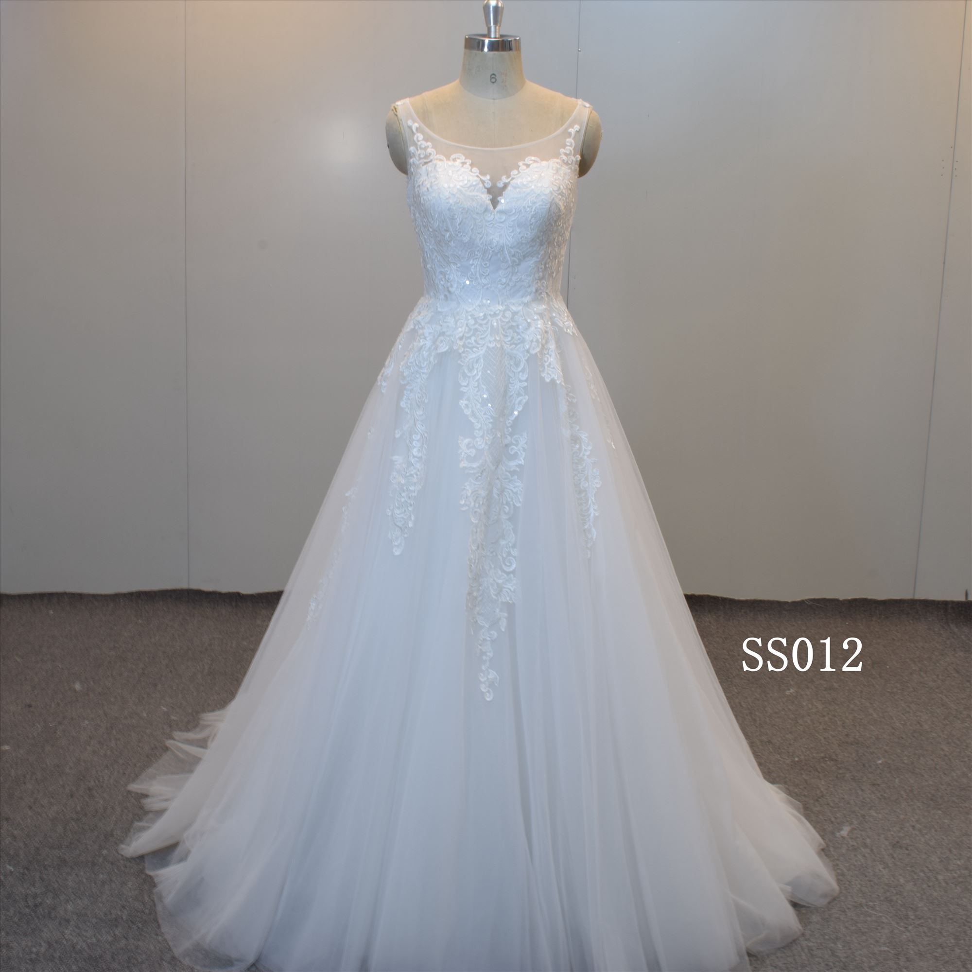 Lace Applique Bridal Dress Custom Made Wedding Dress for Women