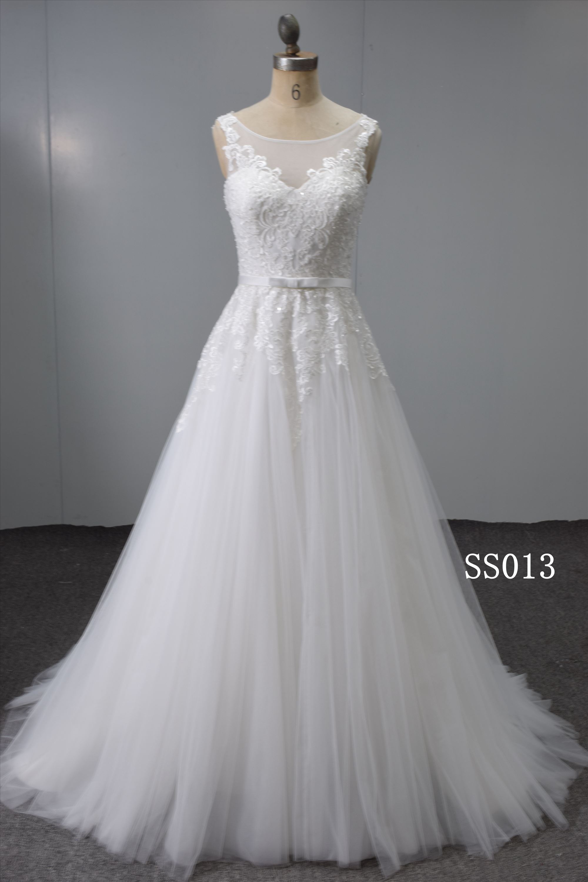 Guangzhou Wedding Dress Manufacturer Lace Applique Bridal Dress Custom Made Wedding Dress for Women