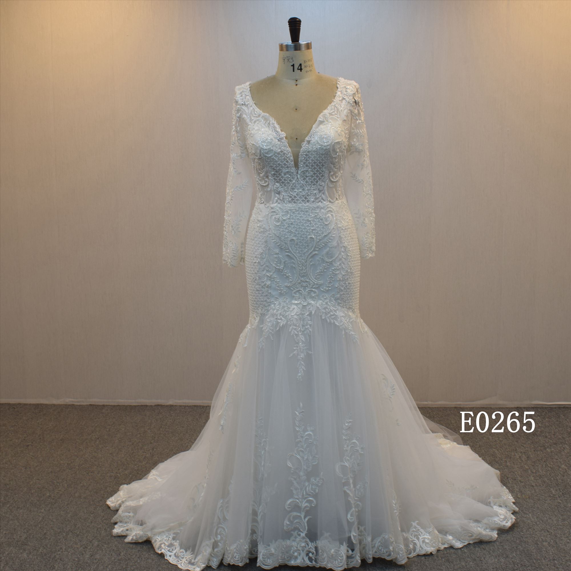 Deep V-Neck Mesh Lace Wedding Dress Mermaid Bridal Dress