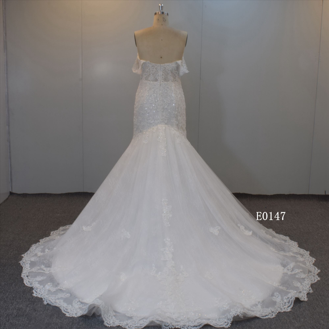 Spaghetti straps Lace Bridal Gown Ball Gown Wedding Dress For Women
