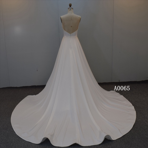 2022 No Sleeveless Satin Bridal Dress With Ruffle Train Wedding Dress For Women