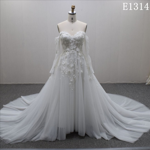 Factory Wholesale Beautiful A-line sweetheart lace appliqued  bridal dress
