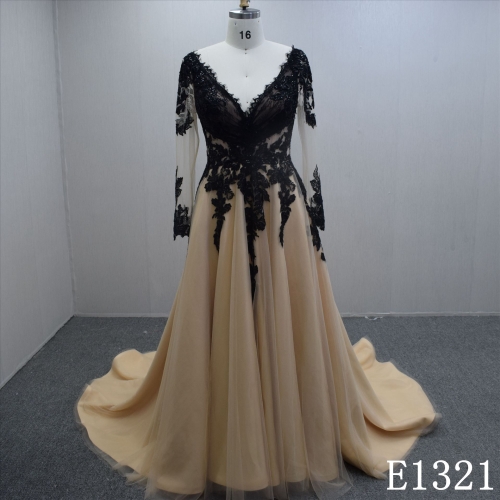 Special Design Long Sleeves Lace Flower Tulle Hand Made Ball Gown Bridal Dress