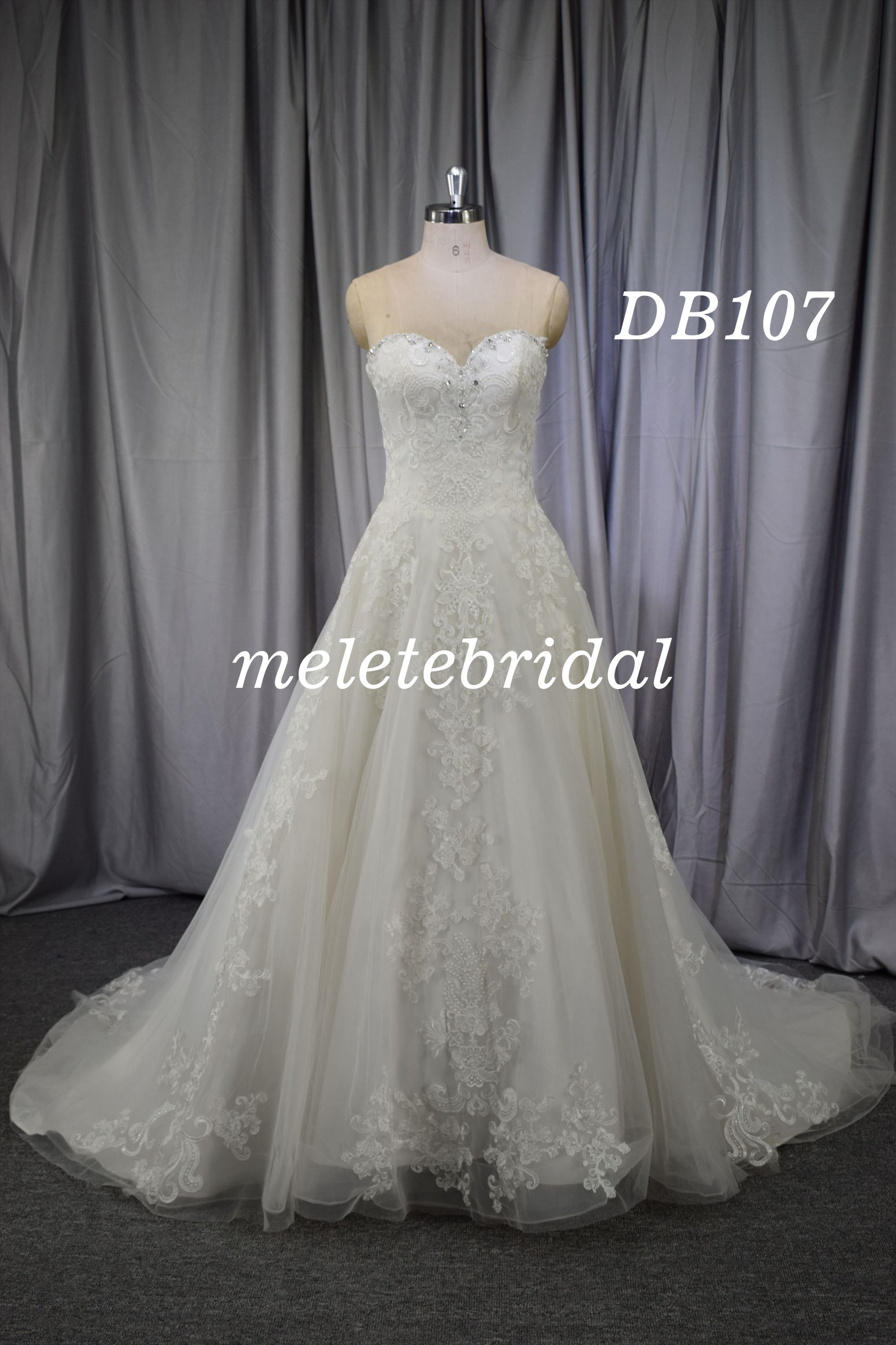 Sweetheart neckline new arrival wedding dress with sweep train zipper back