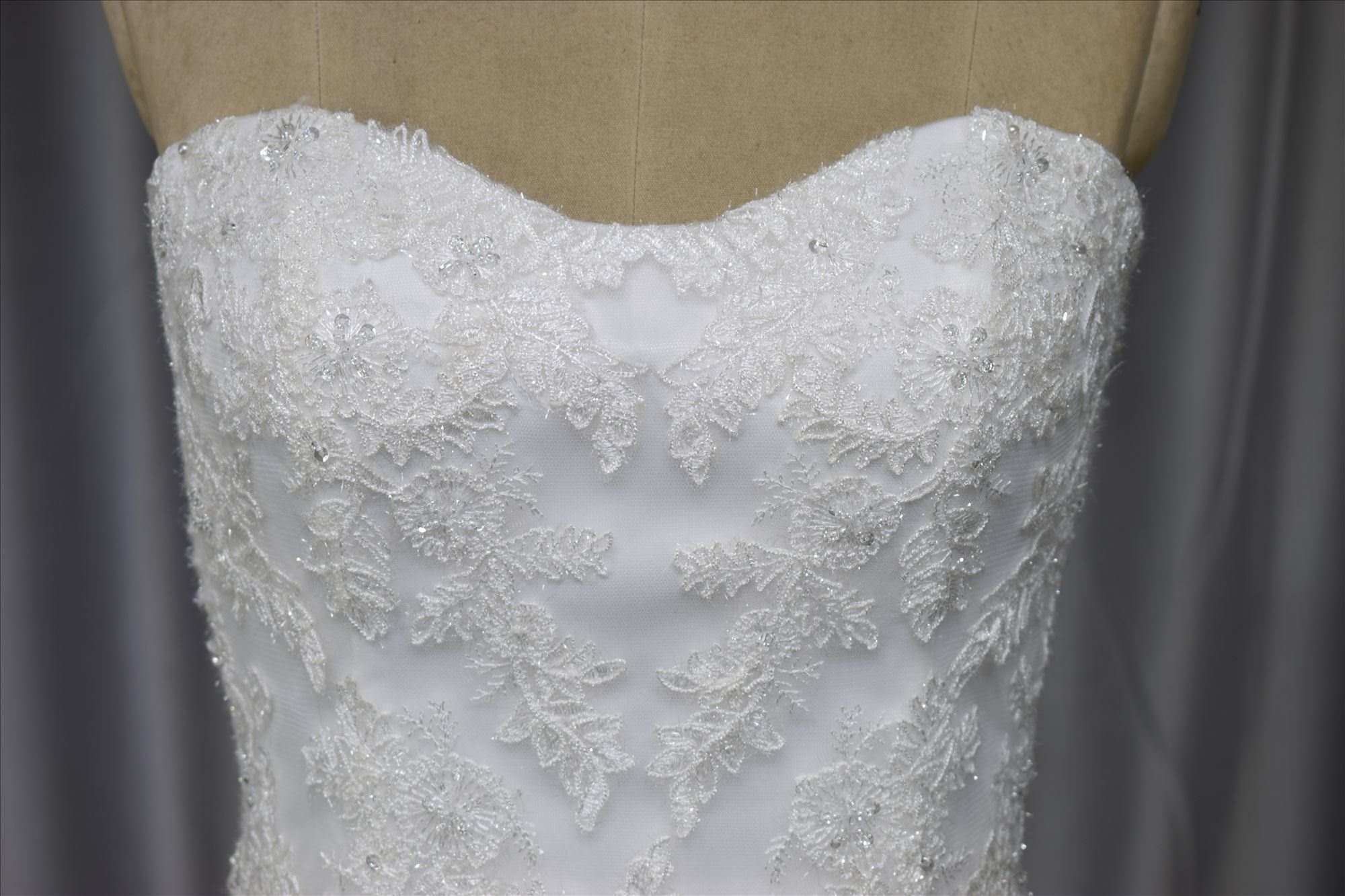 Backless new fashionable mermaid gown with romantic lace and bling beading