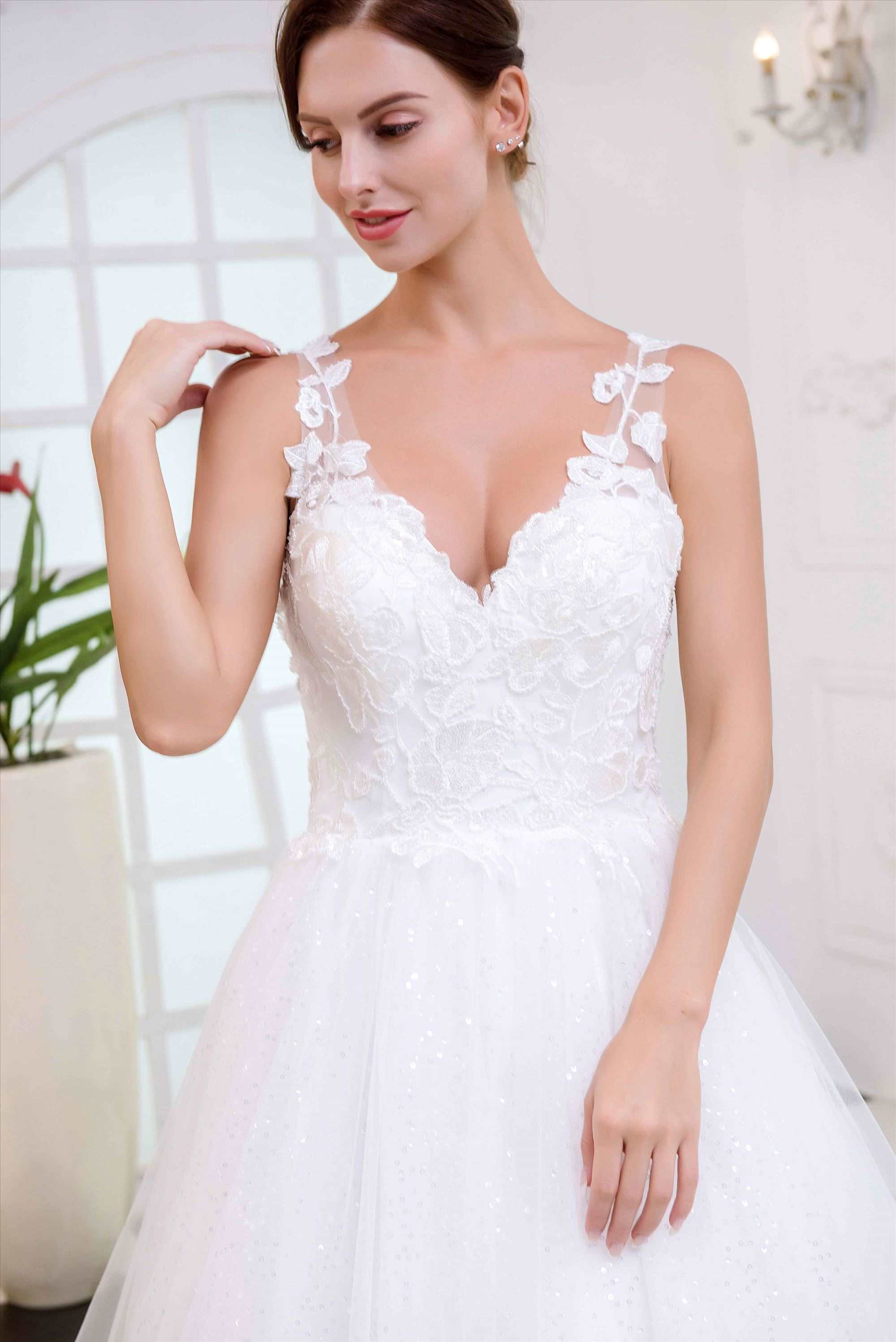 DB194 princess style open back A line lace wedding dress