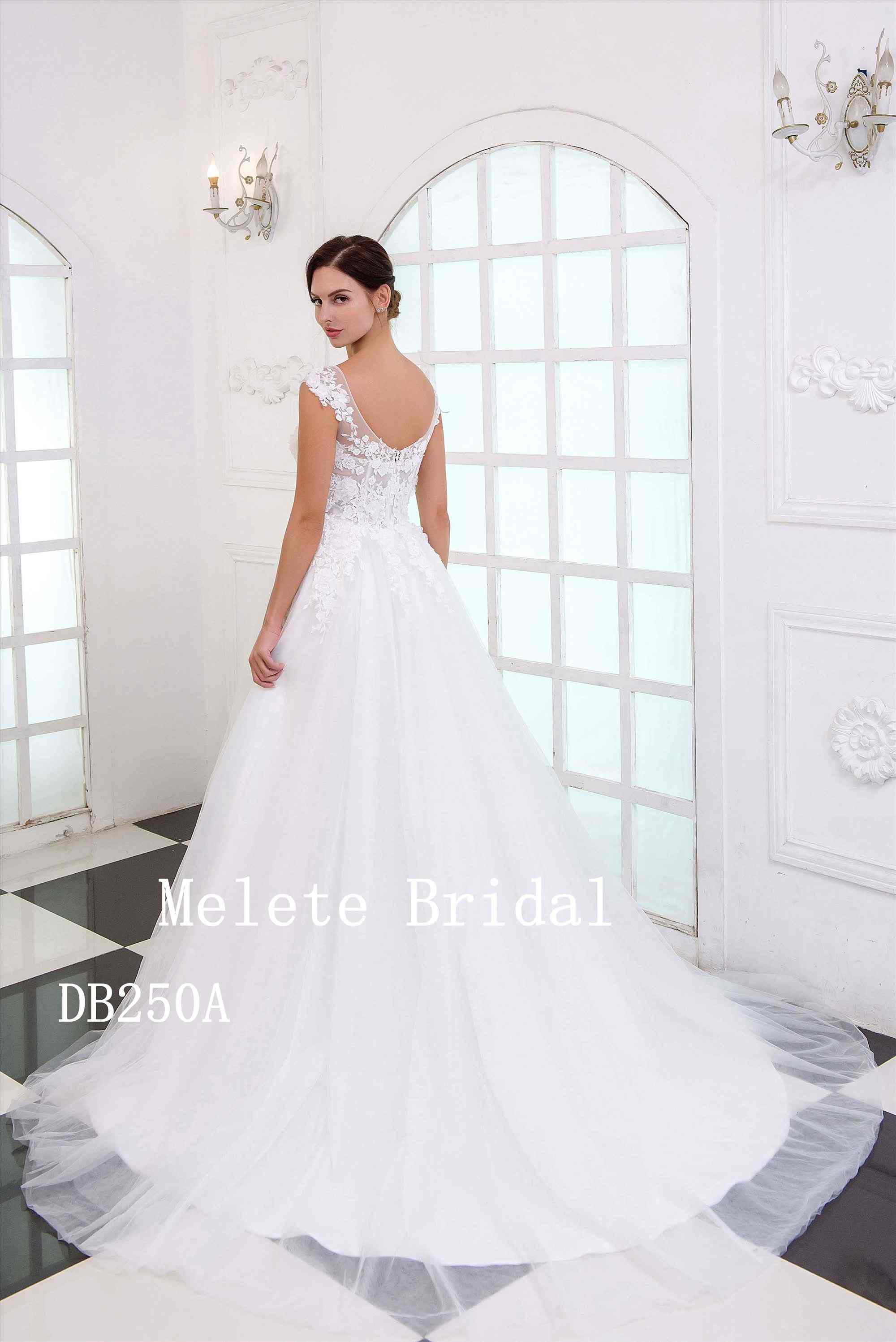 3D flowers cap sleeves light design bridal gown beach garden style wedding dress