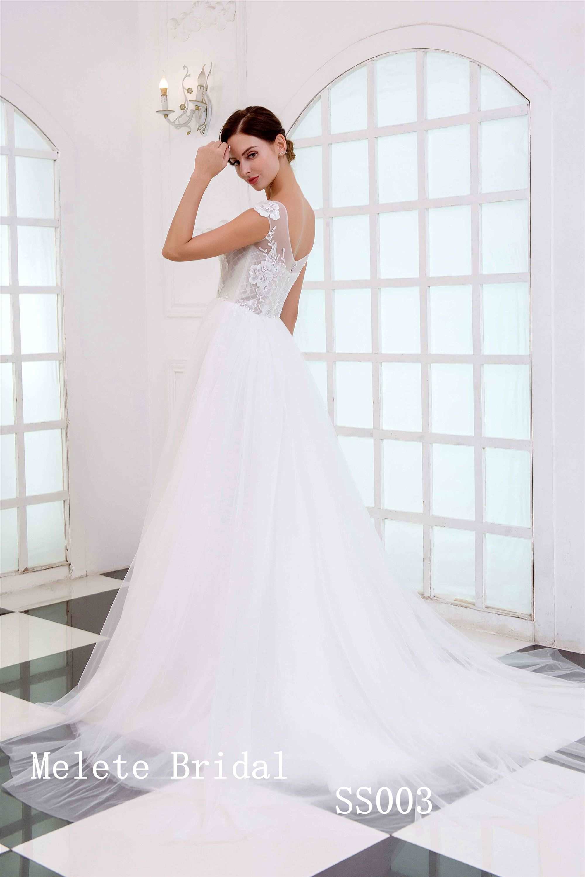 Cap sleeves light design bridal gown beach garden style wedding dress