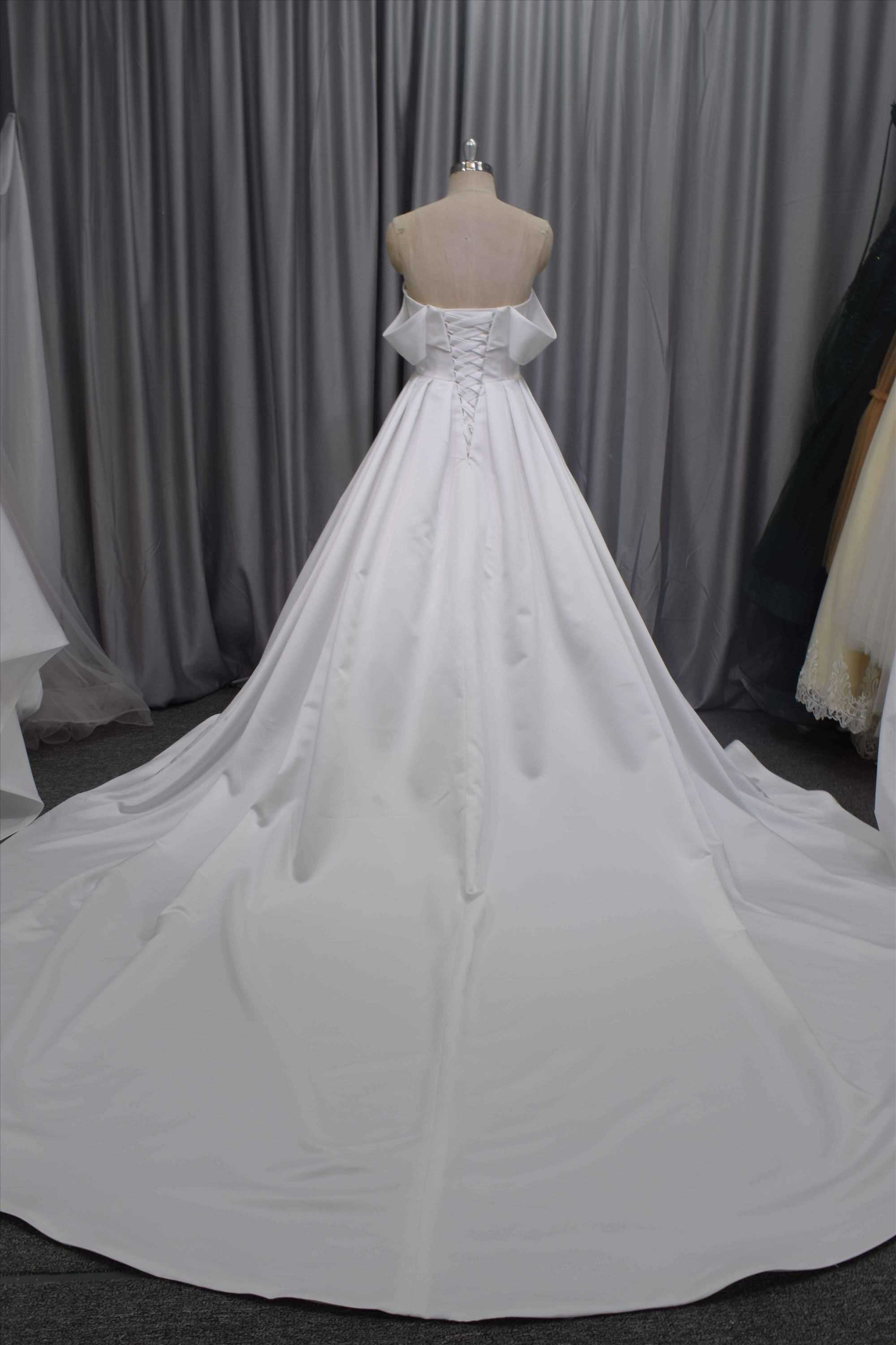 2019 new desing made in China hot wedding bridal gown elegant princess design nice wedding dress