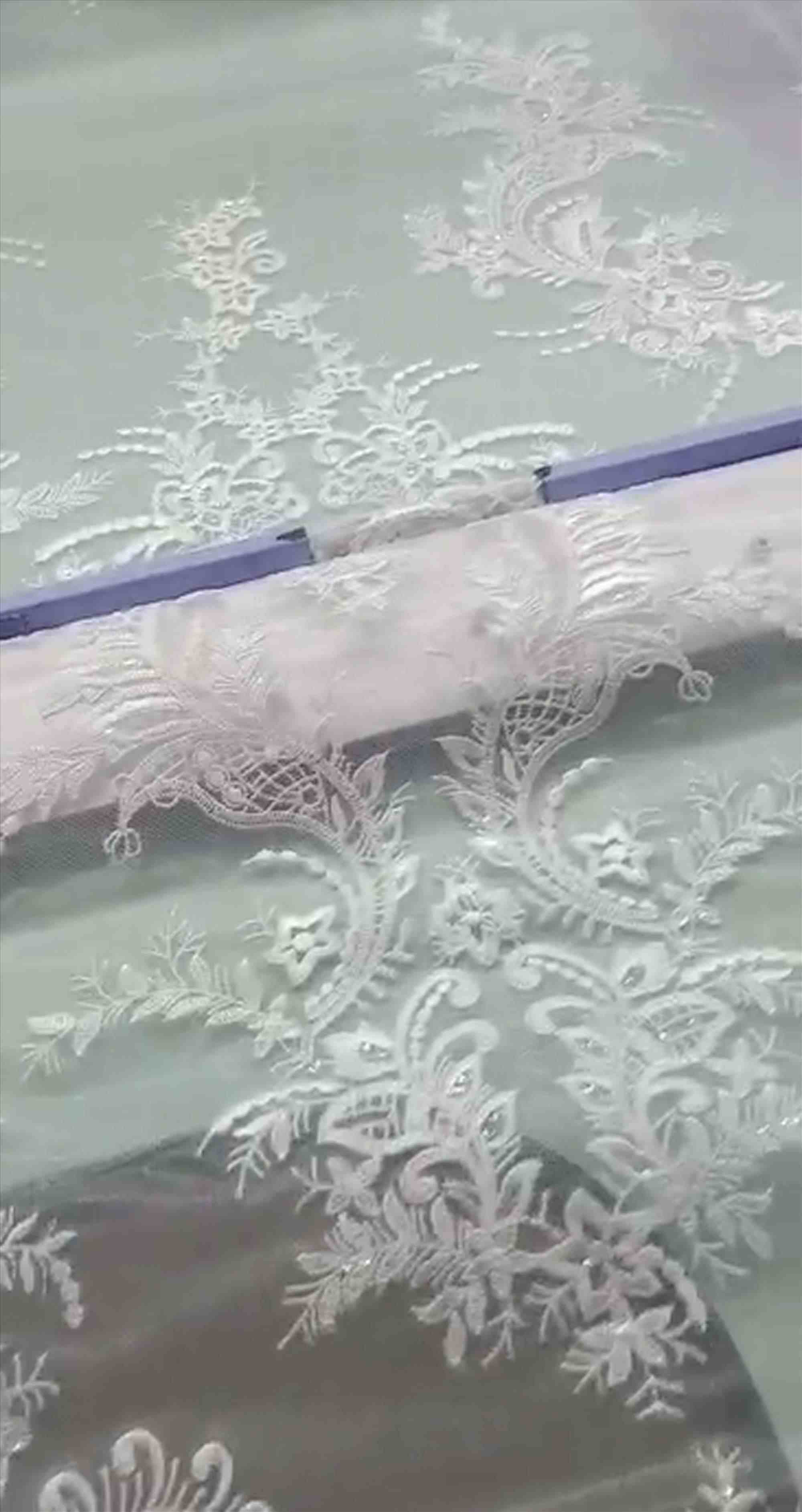 Fashion Design long sleeves straight neckline wholesale price wedding dress