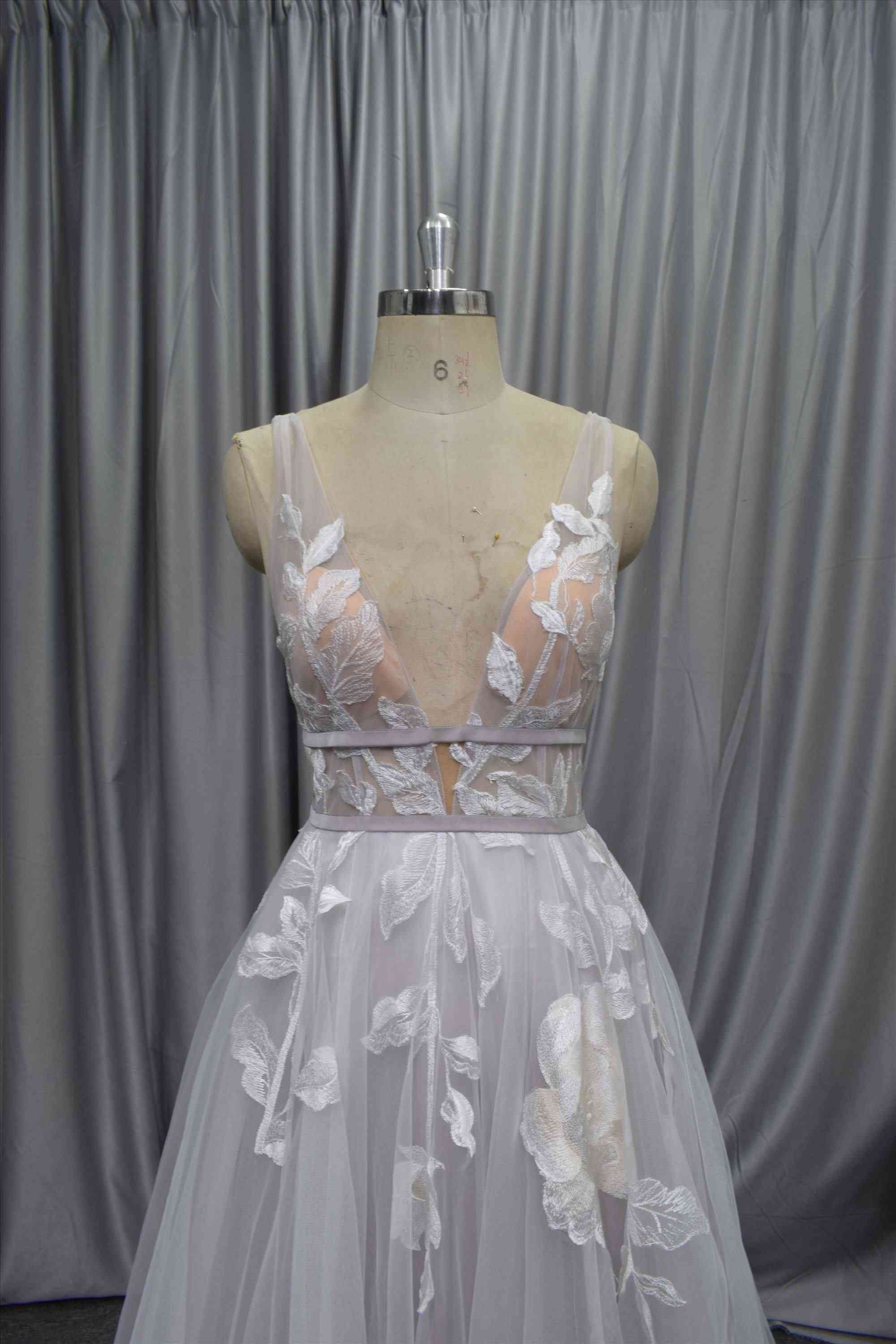 New design V neckline low back sexy boho wedding dress
