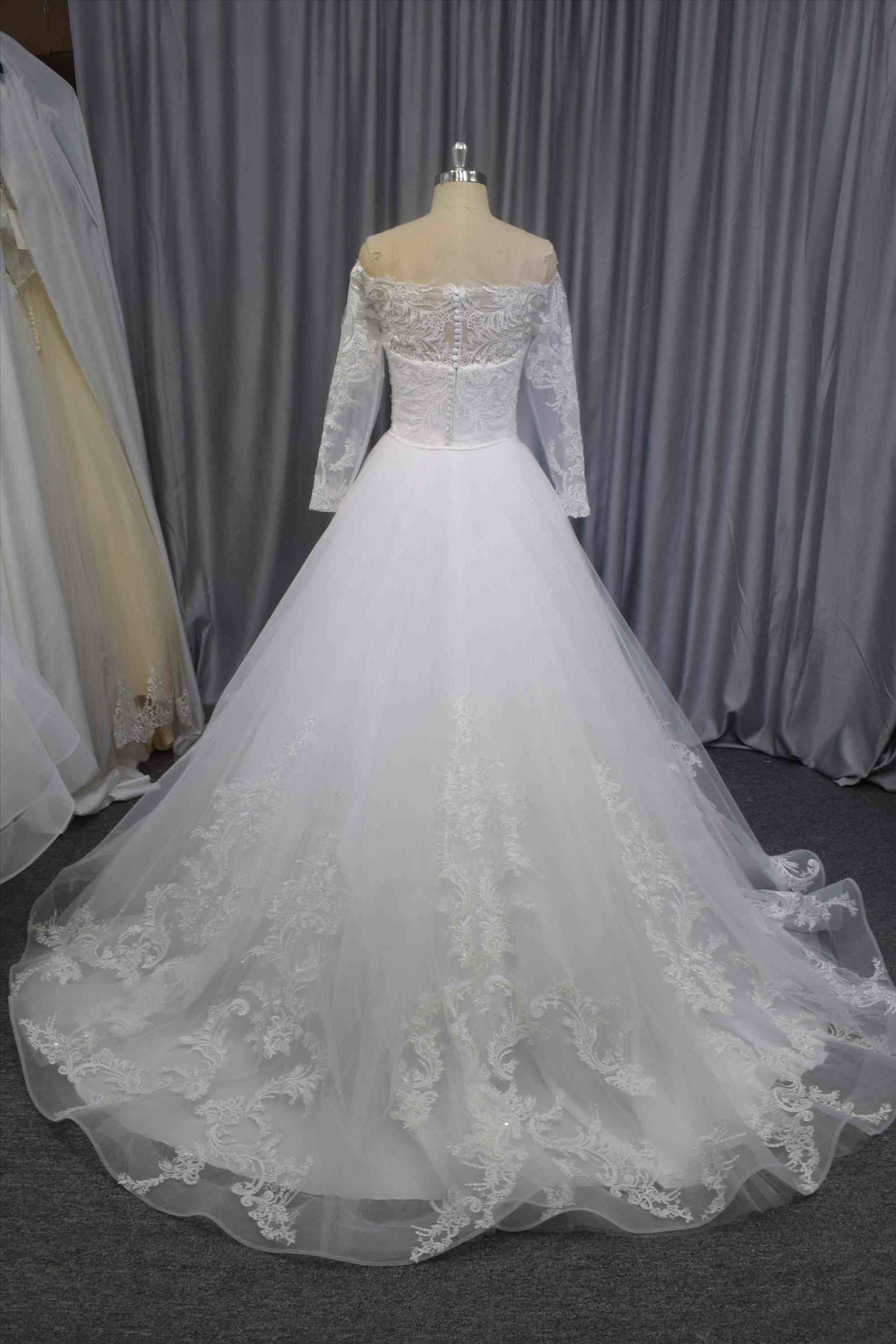 Fashion Design long sleeves straight neckline wholesale price wedding dress