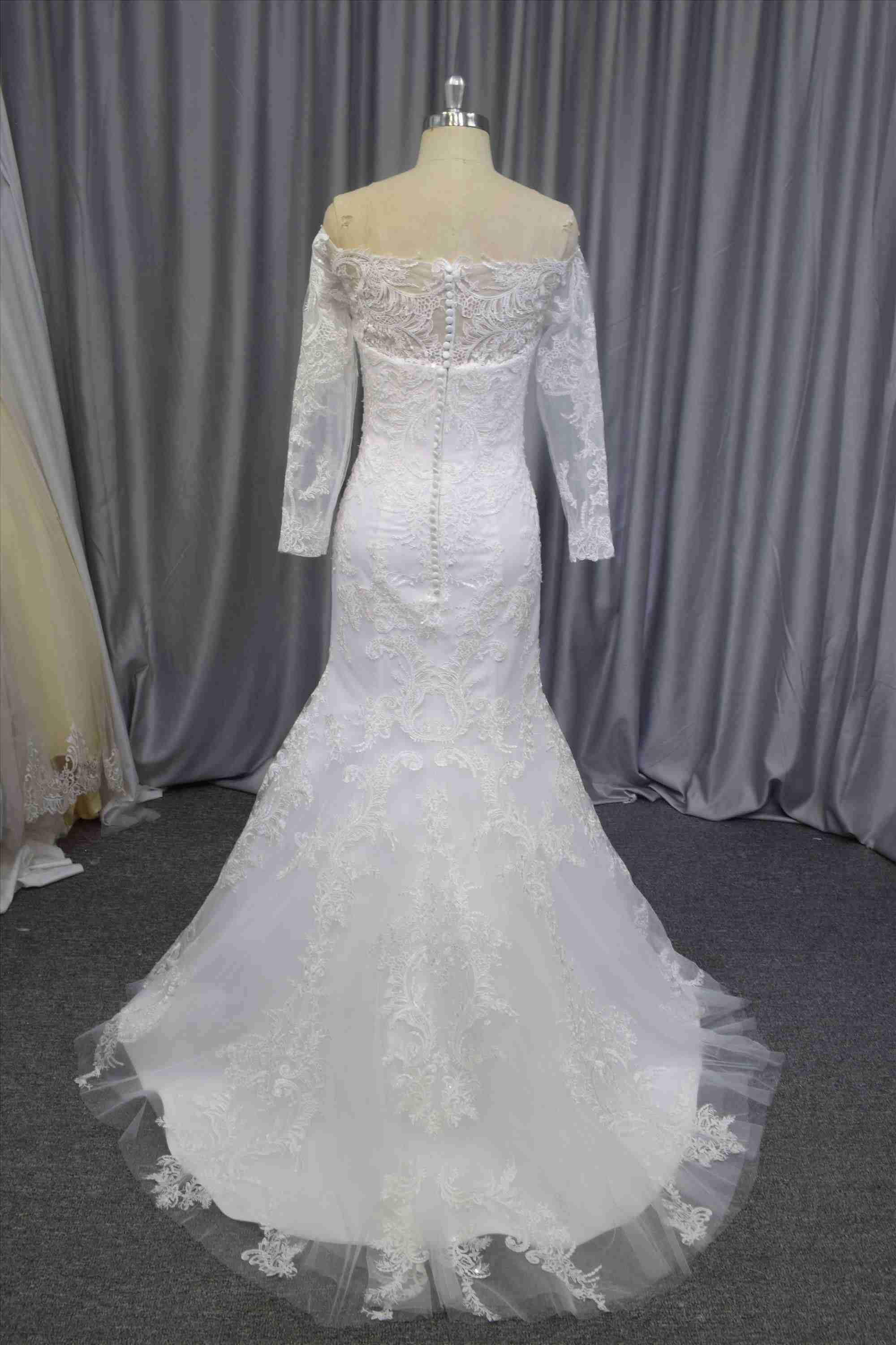 Fashion Design long sleeves straight neckline wholesale price wedding dress