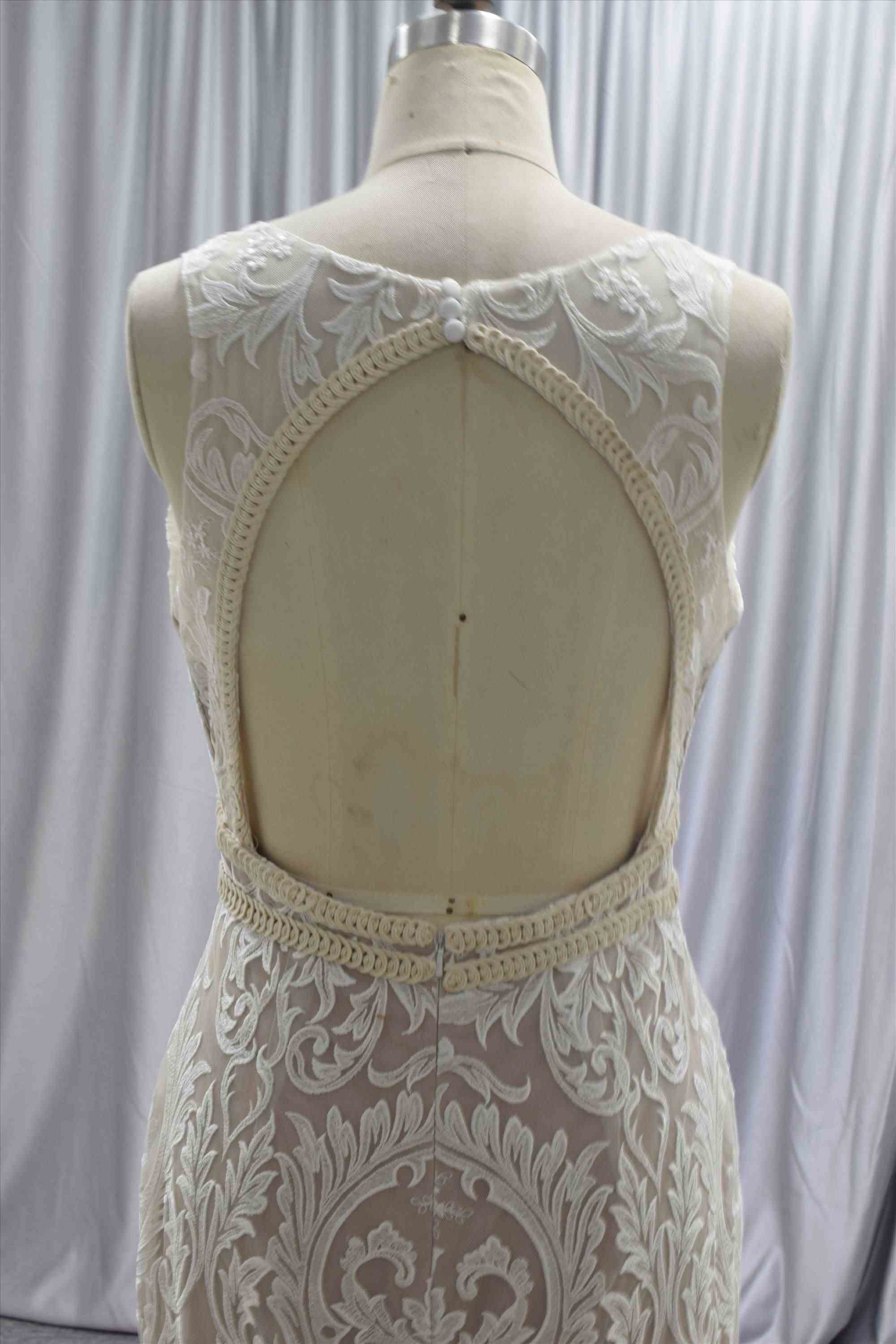 Skin color new arrival mermaid bridal gown with key hole back