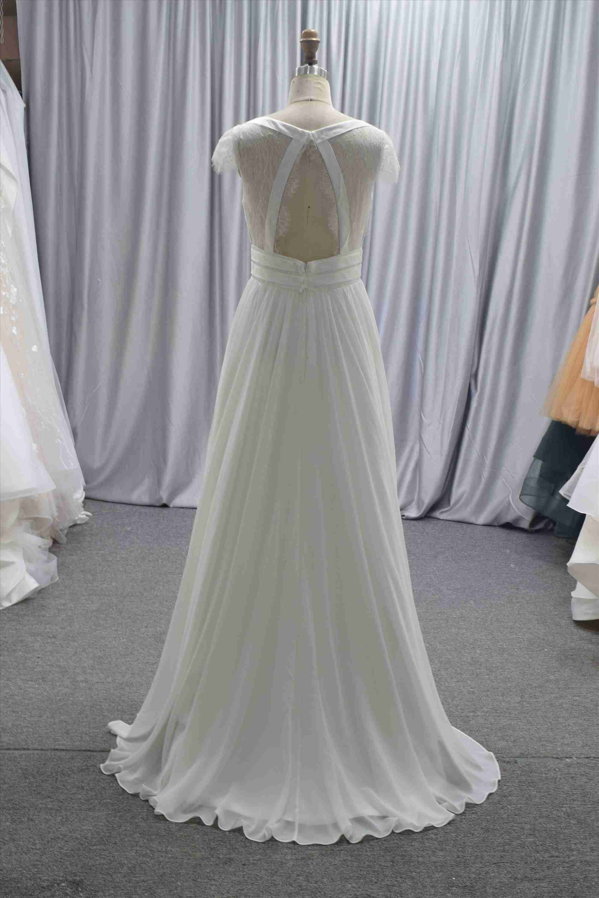 Key hole back chiffon wedding gown custom made wedding gown