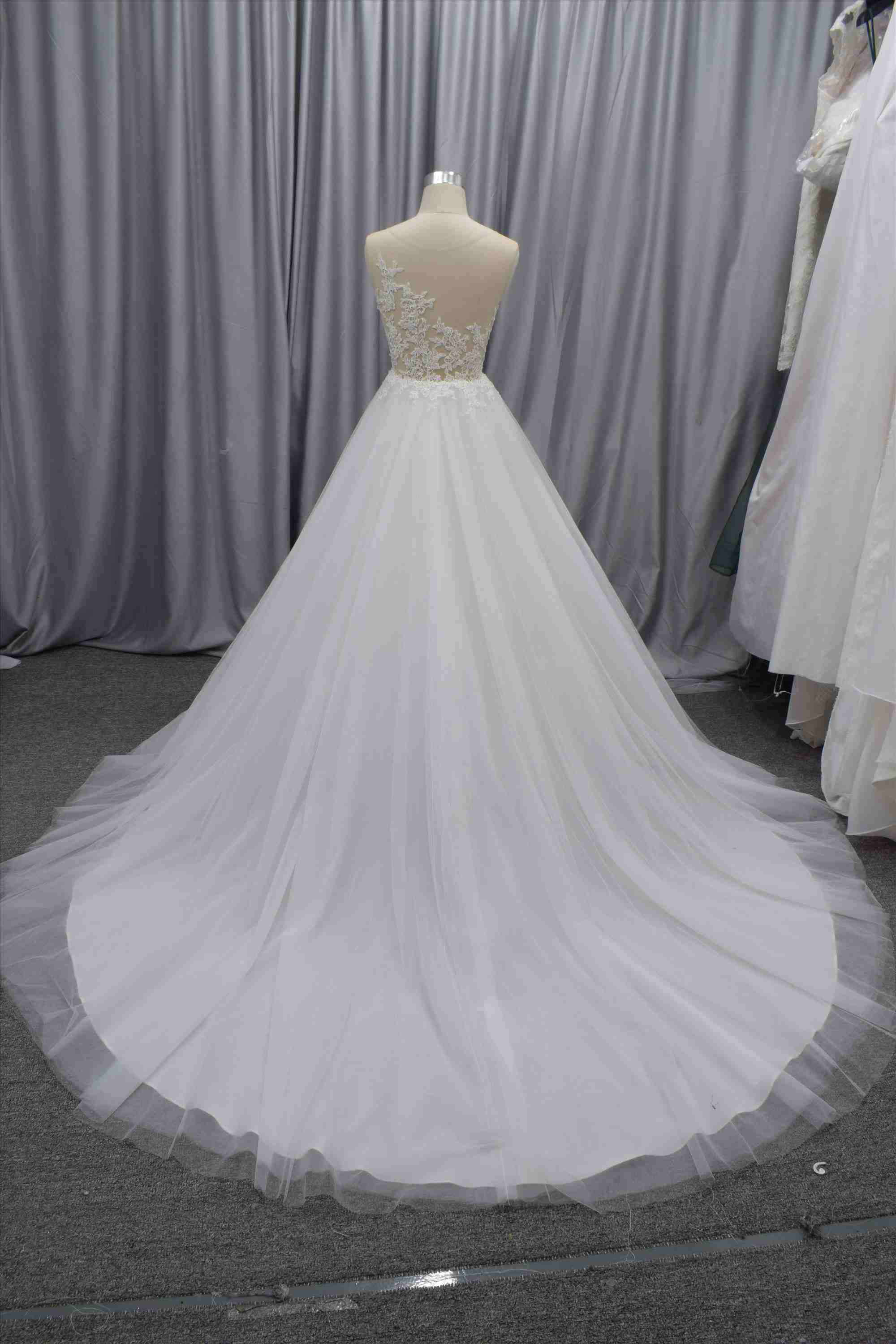 New design bridal gown whole sale price wedding gown