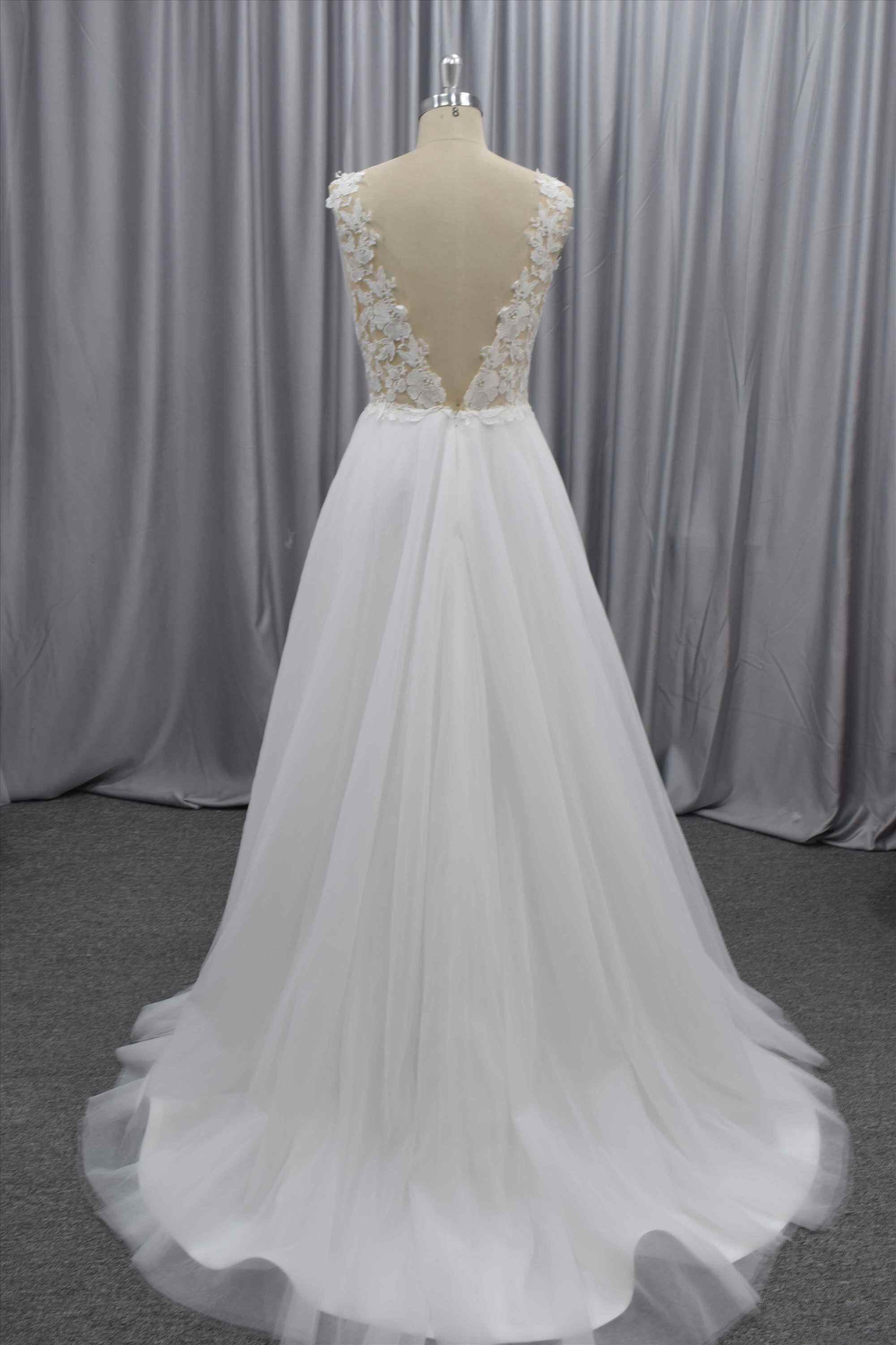 Vintage A line bridal gown V back wedding gown in cheap price
