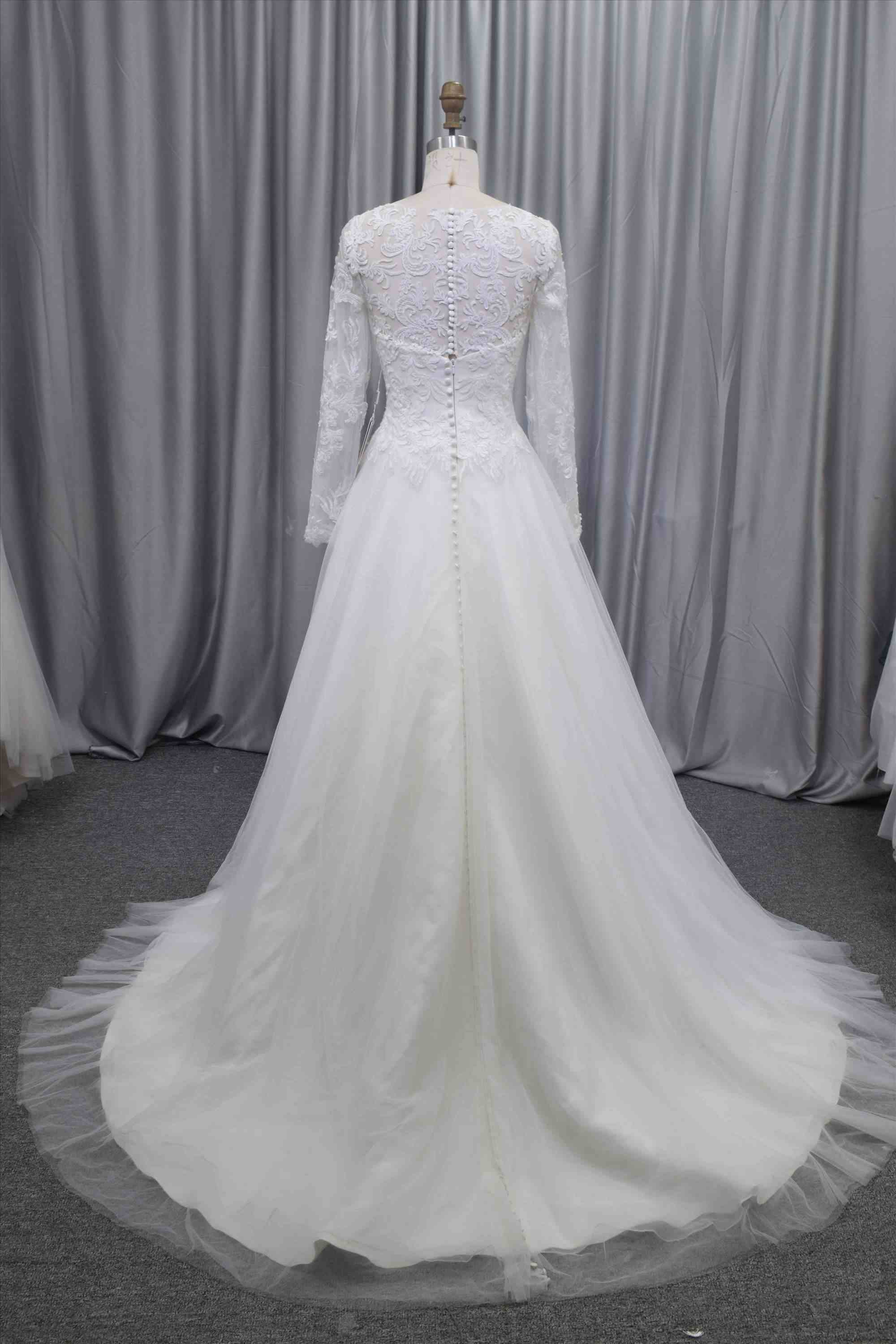 Elegant long sleeves A line dress princess bridal gown