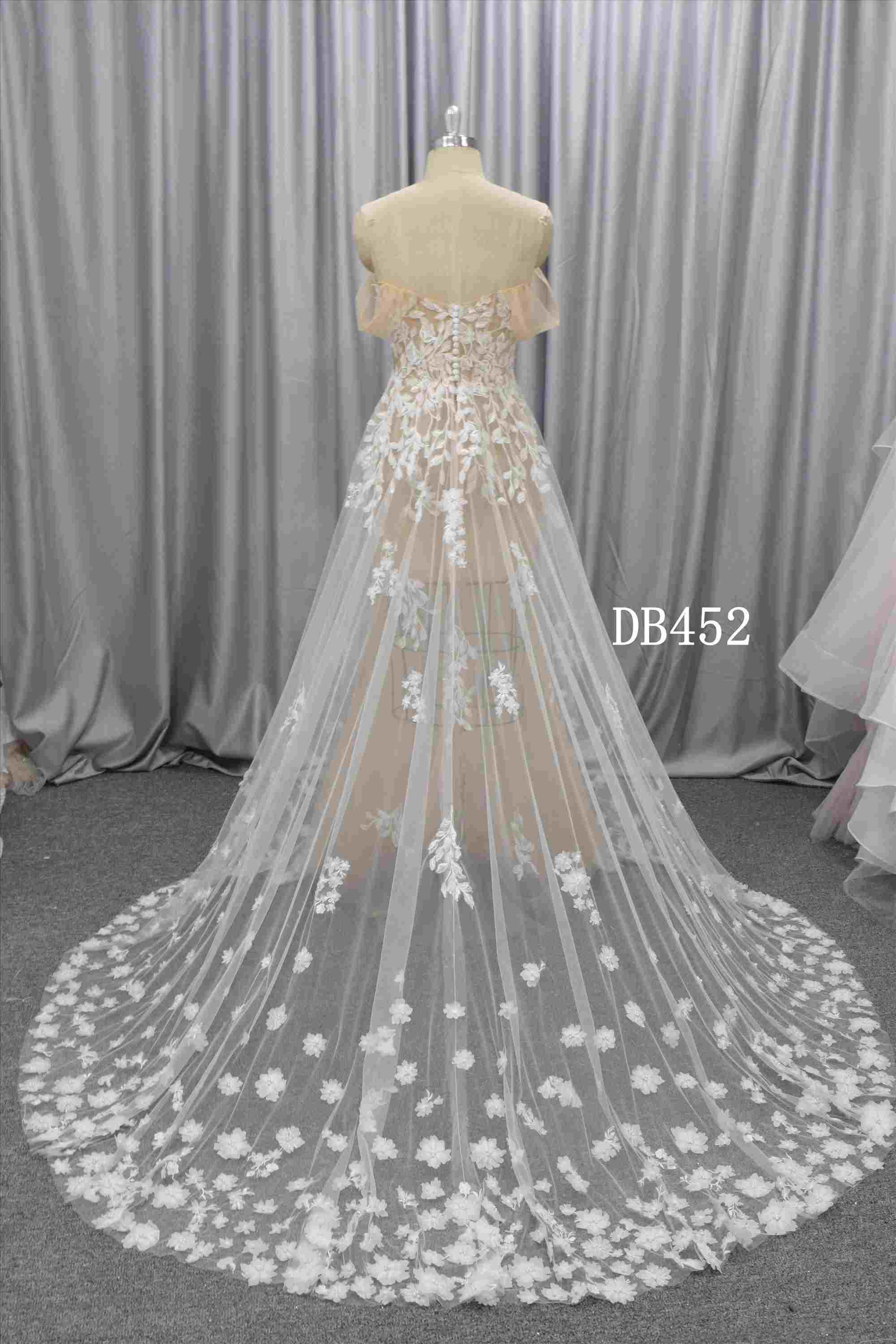 A line wedding gown with 3D flower made in China