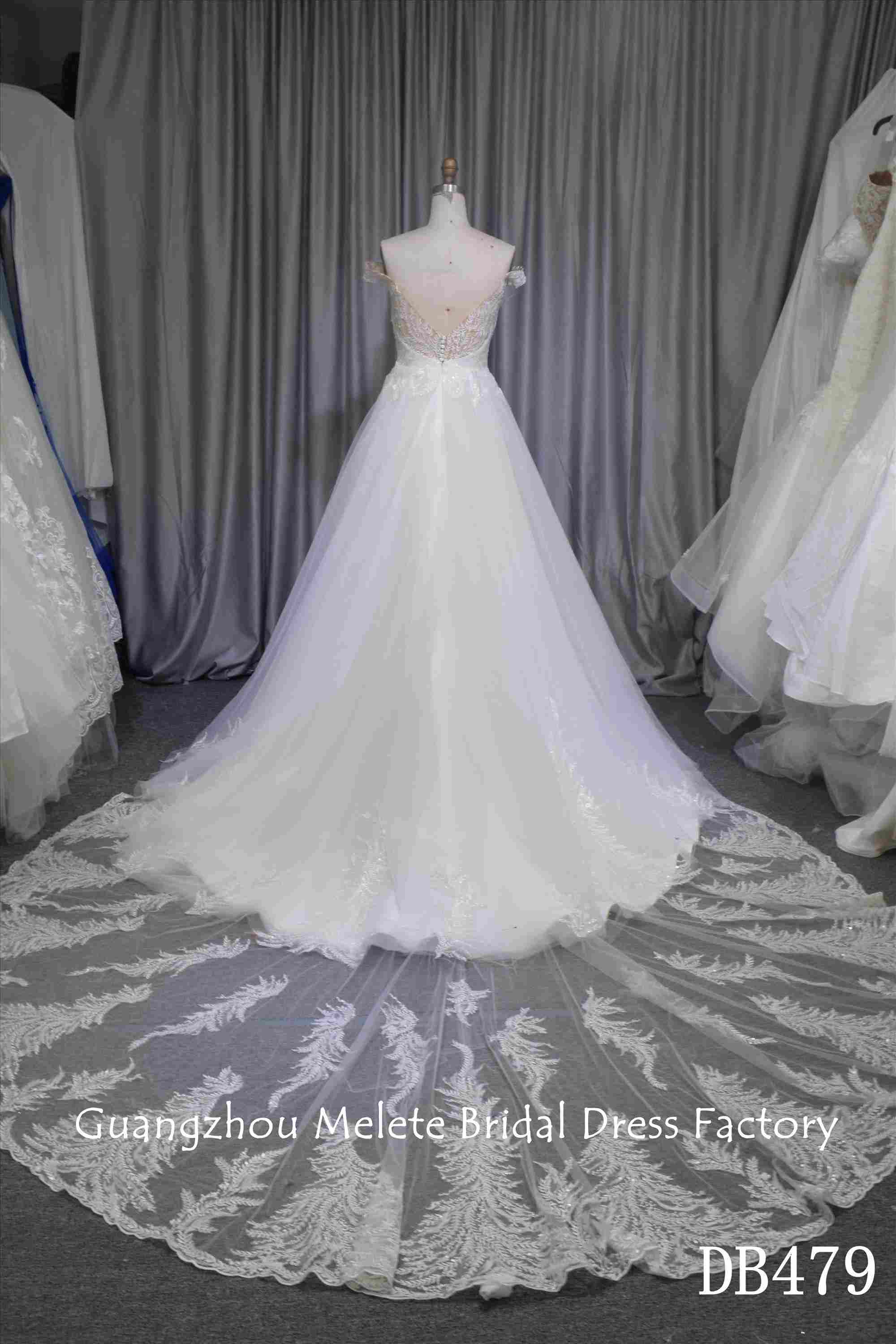 Elegant A line bridal gown with detachable lace train