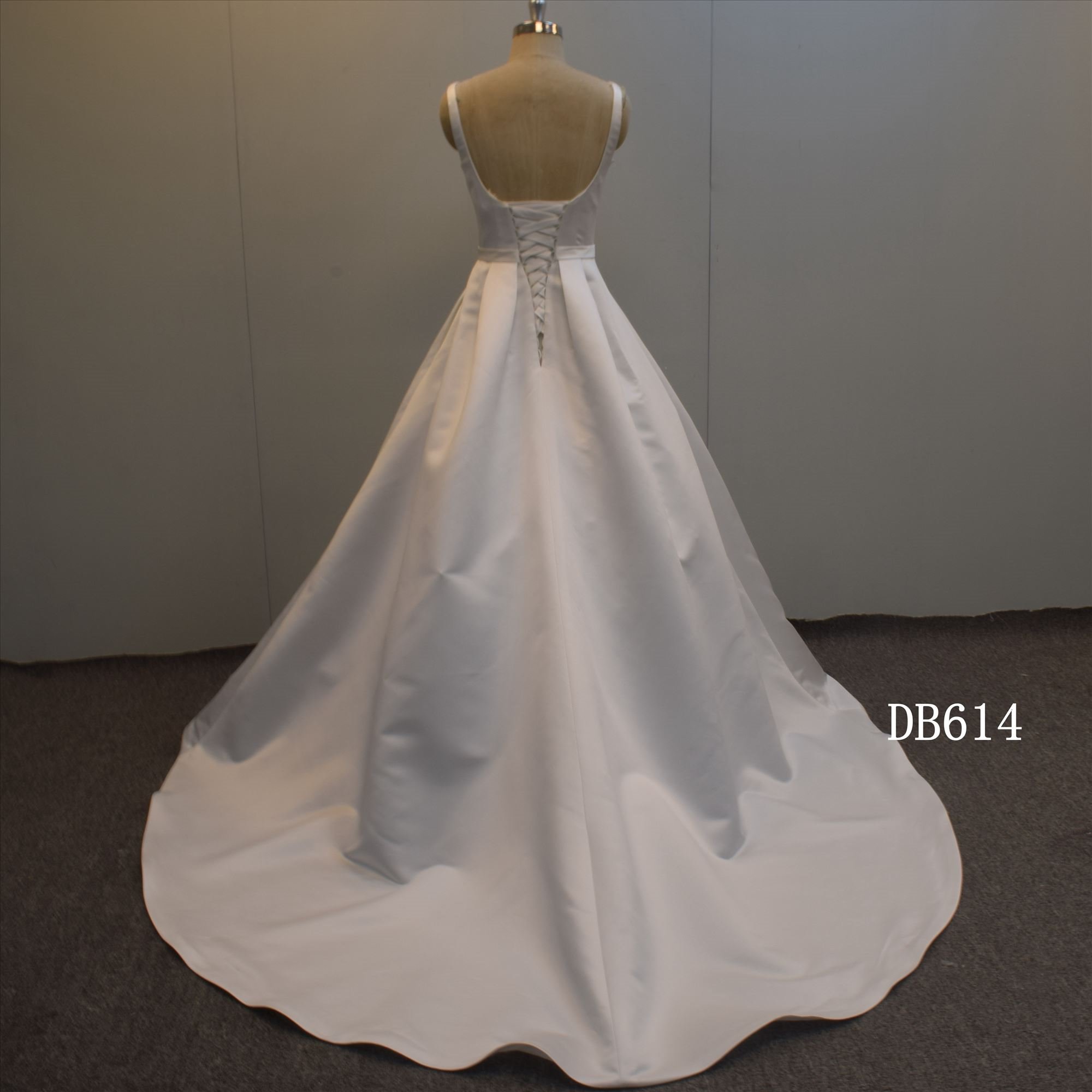 Boat Neckline Lace Up Back Satin Bridal Gown Hot Sell Wedding Dress