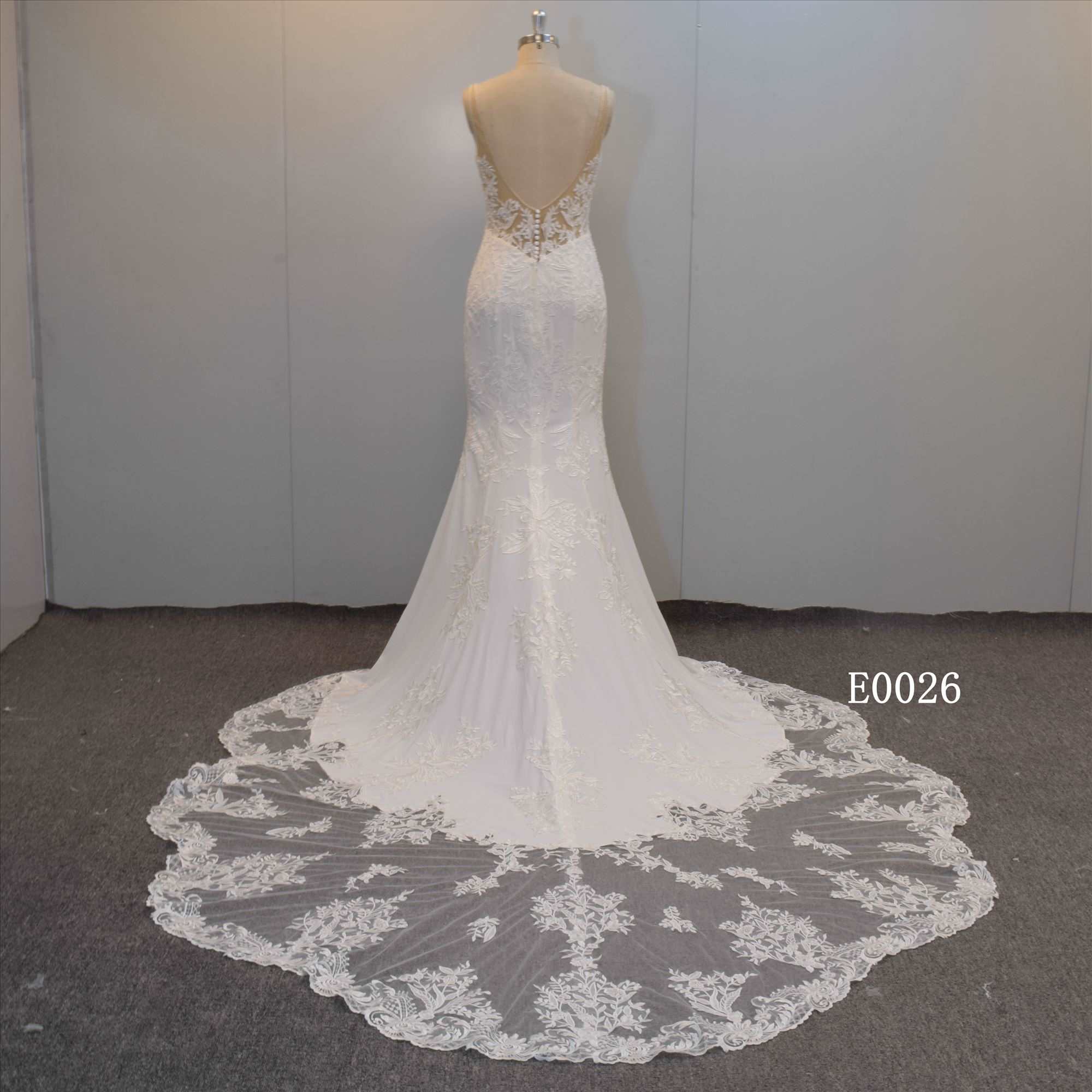 Gorgeous Mermaid Wedding Dress Lace with Beading Long Train Wedding Dress