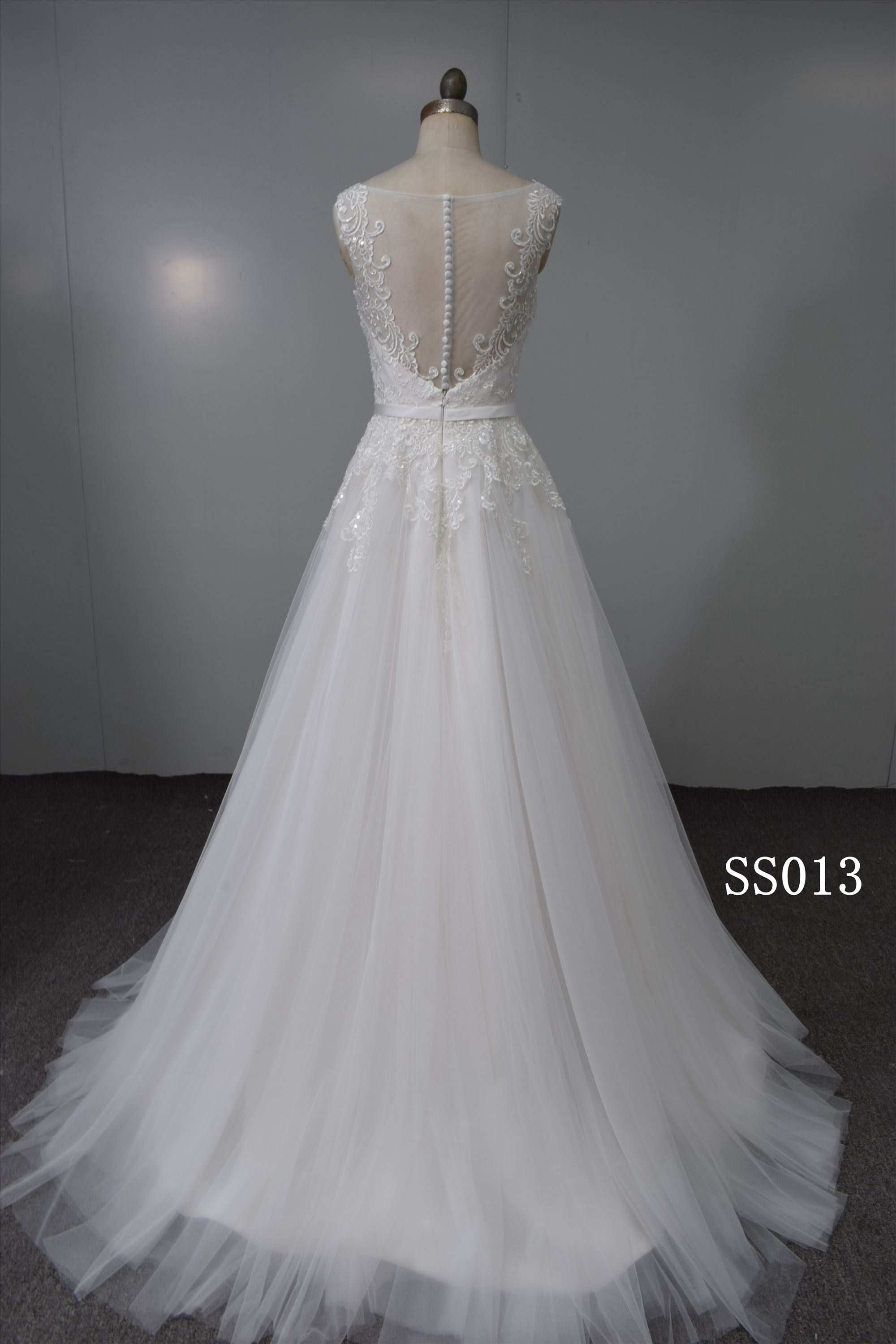 Guangzhou Wedding Dress Manufacturer Lace Applique Bridal Dress Custom Made Wedding Dress for Women
