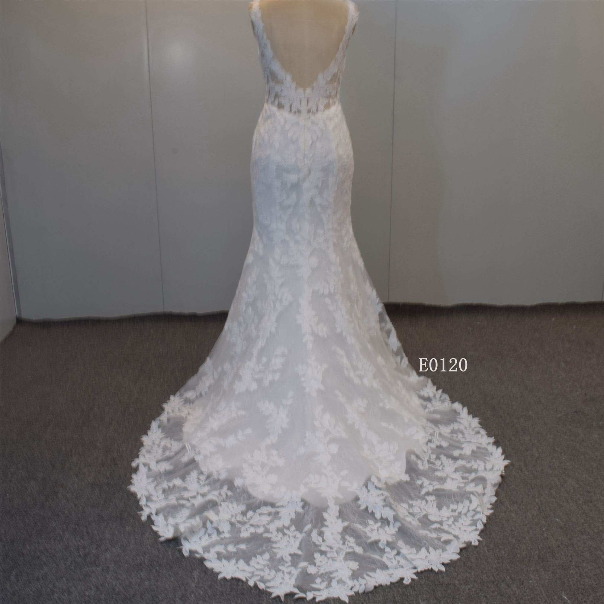 V Neckline Wedding Gown Mermaid Applique Lace Bridal Gown Guangzhou Dresses