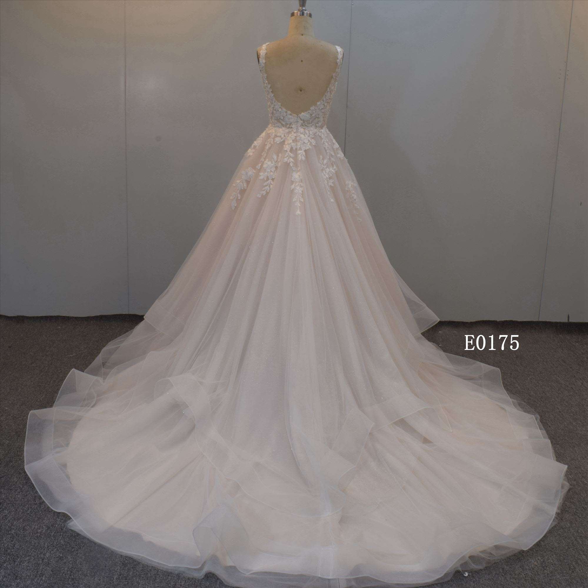 Applique Bridal Gown A-Line Bridal Dress In China, 2022