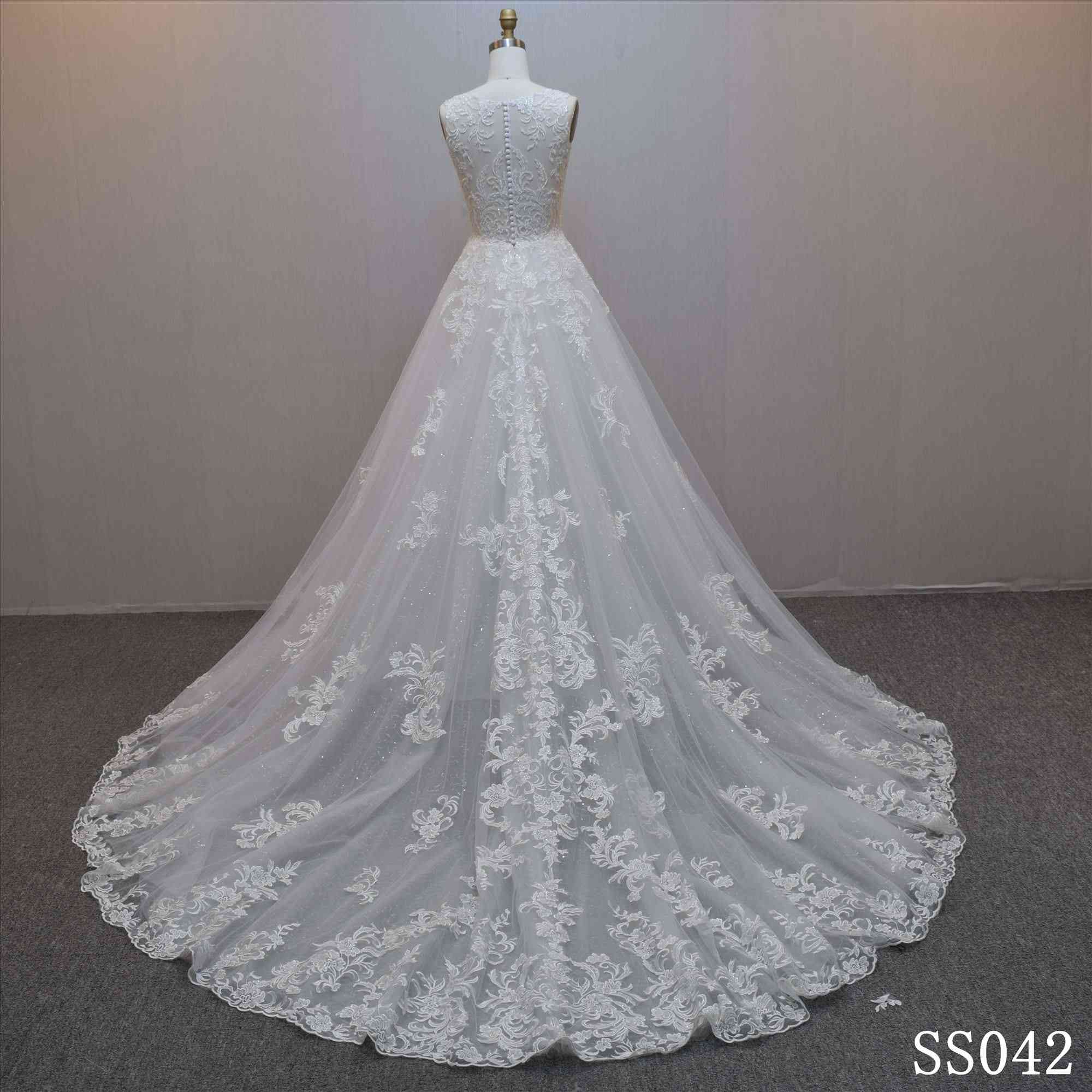 Plus size A-line bridal dress guangzhou factory made elegant Applique bridal dress