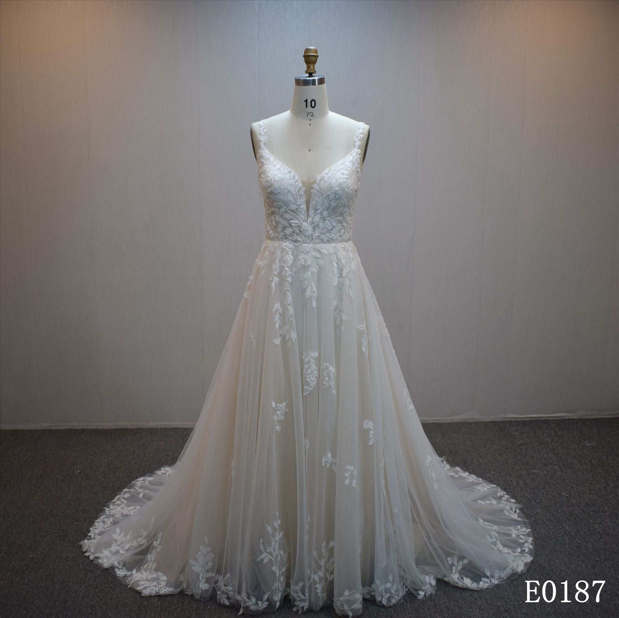 Lastest design A-line bridal dress guangzhou factory made elegant bridal dress
