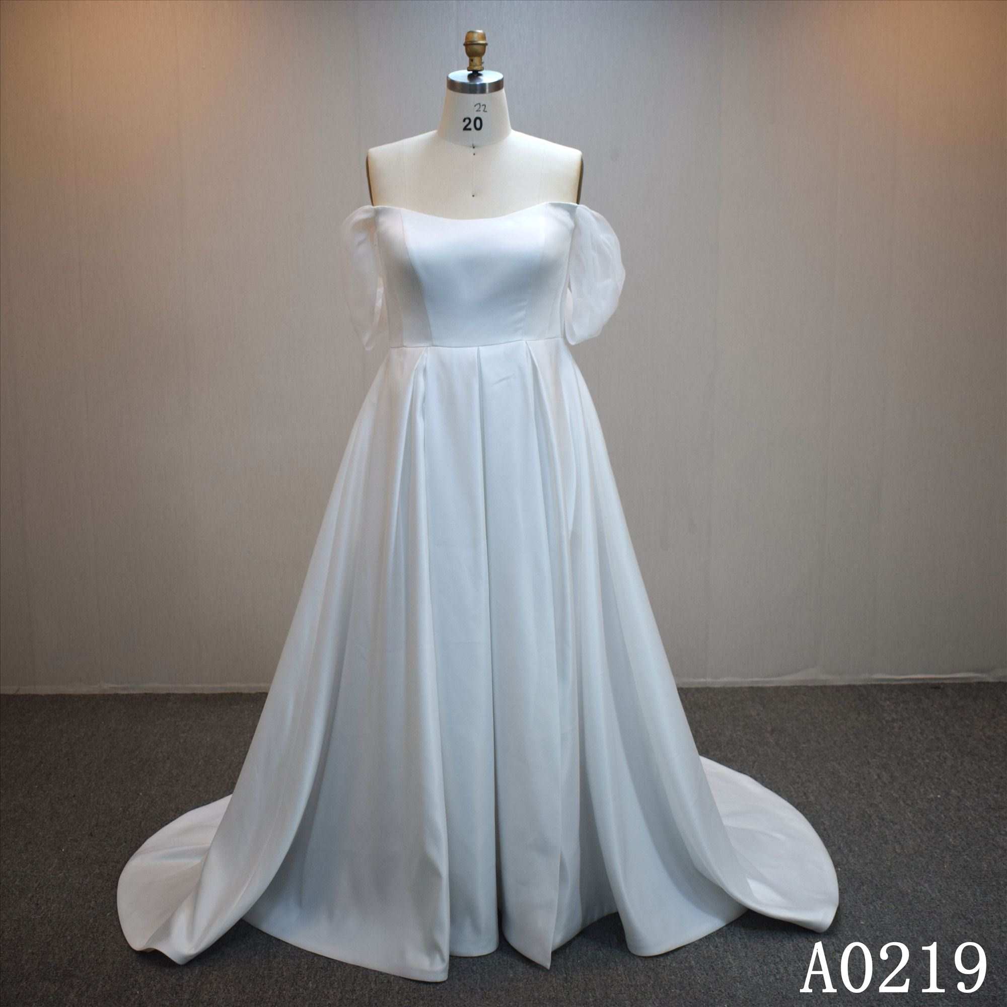 Lastest design A-line bridal dress guangzhou factory made elegant bridal dress