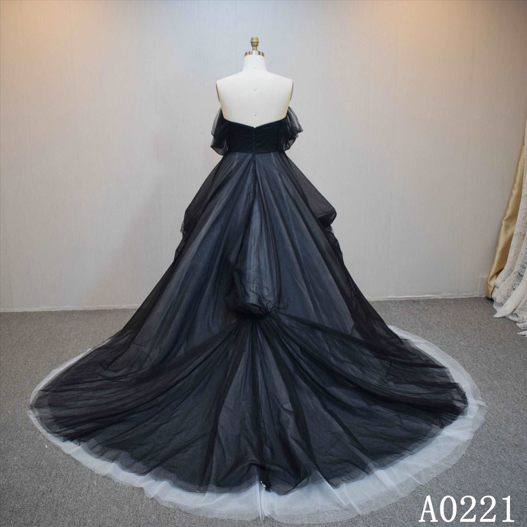 Lastest design A-line bridal dress guangzhou factory made elegant bridal dress