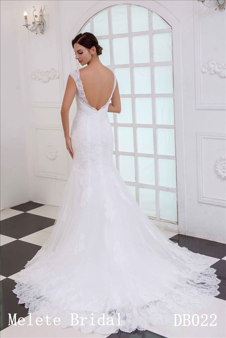 Mermaid V Neckline Neckline Backless Wedding Gown