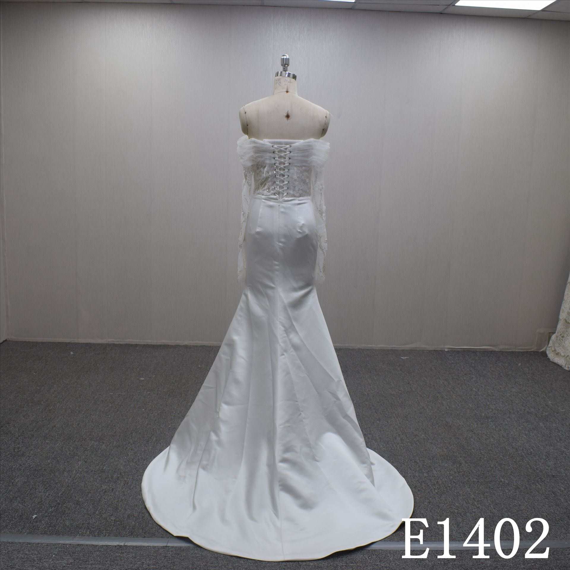 Autumn Slim Long Sleeves Boat Neck Lace Flower Satin Hand Made  Bridal Dress