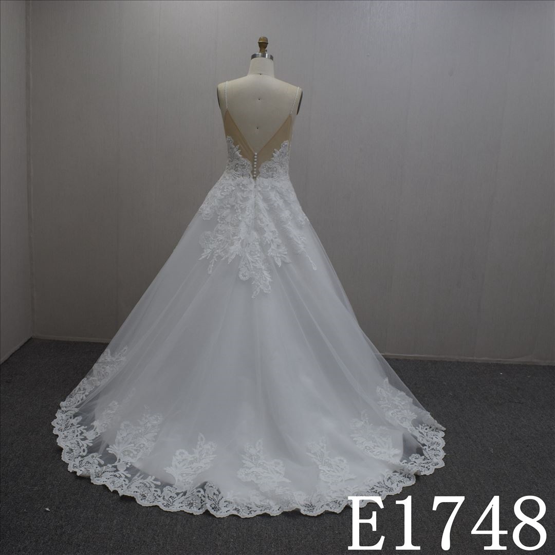 Simple V-Neck Lace Flower Hand Made wedding Dress