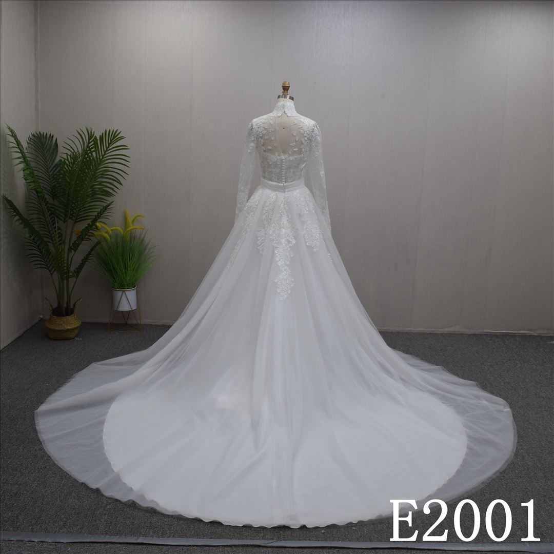 Two-piece wedding dress for the bride with hand made