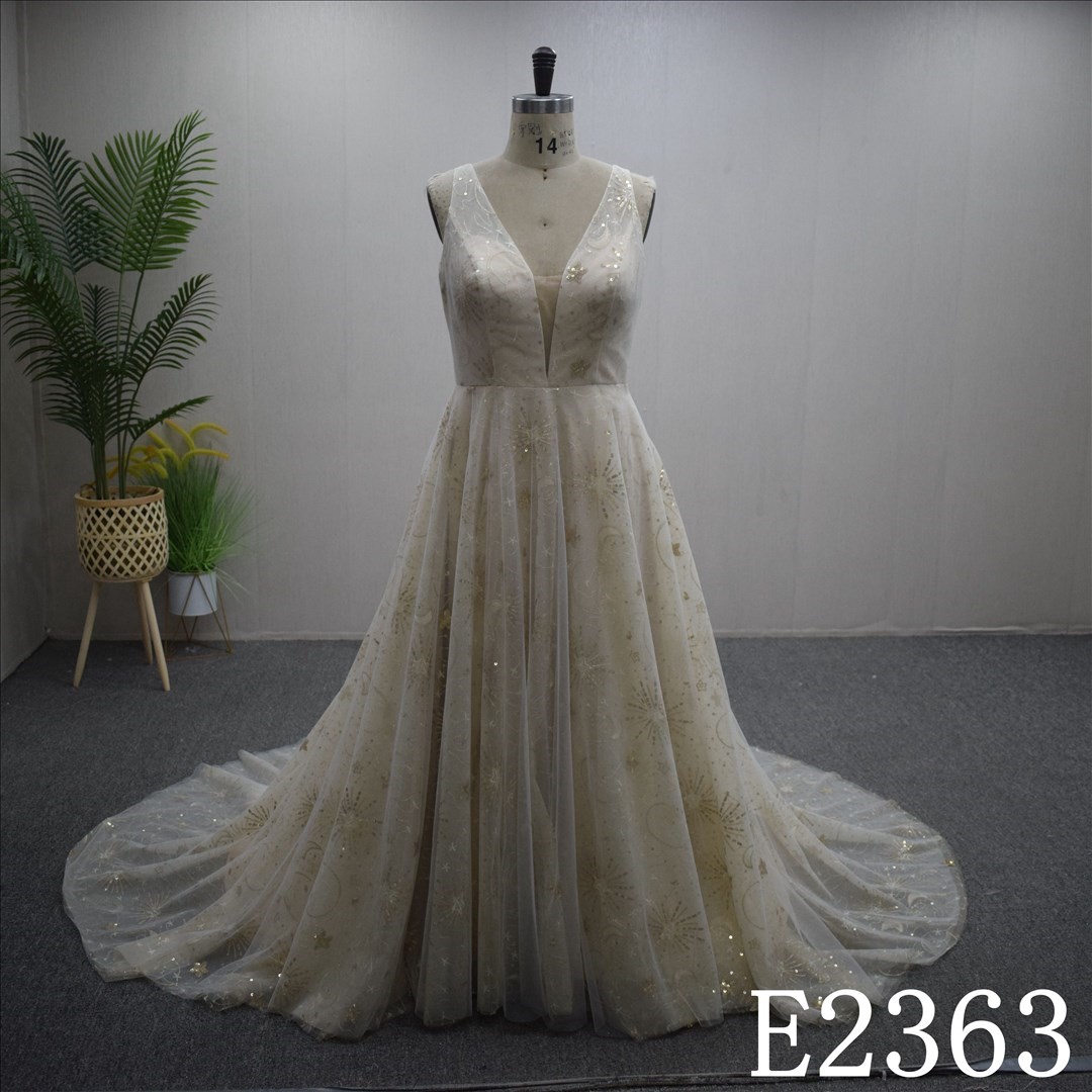 Simple A-line Backless Sleeveless With lace flower Hand Made Bridal Dress