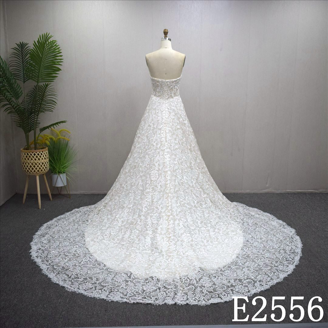High Quality Luxury A Line Wedding Dress Embroidery Lace Sexy Deep V neck Gown for Bride