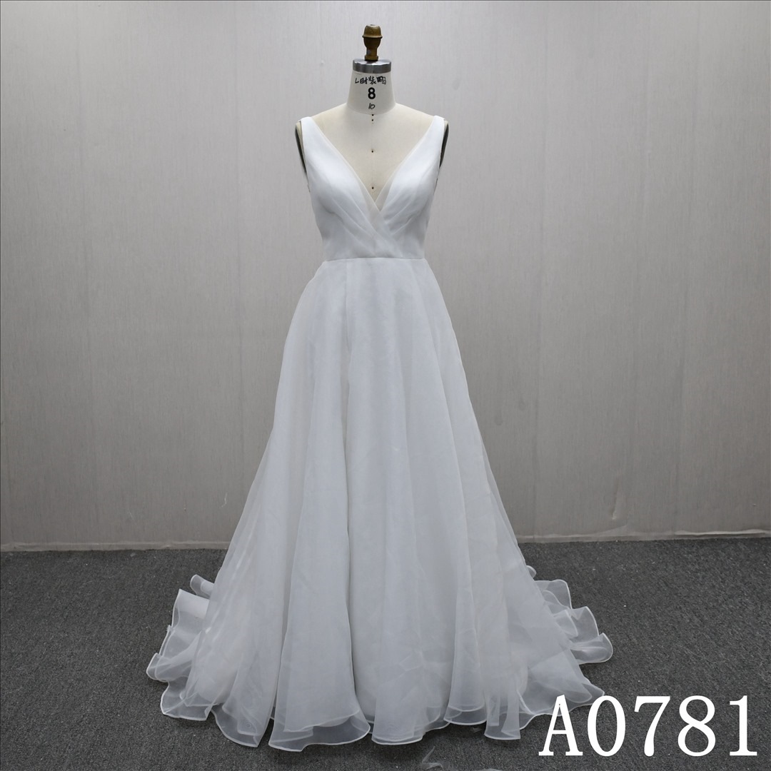 2025 Hot-selling V Neckline Pleat Luxury Long Train A-line Wedding Dress