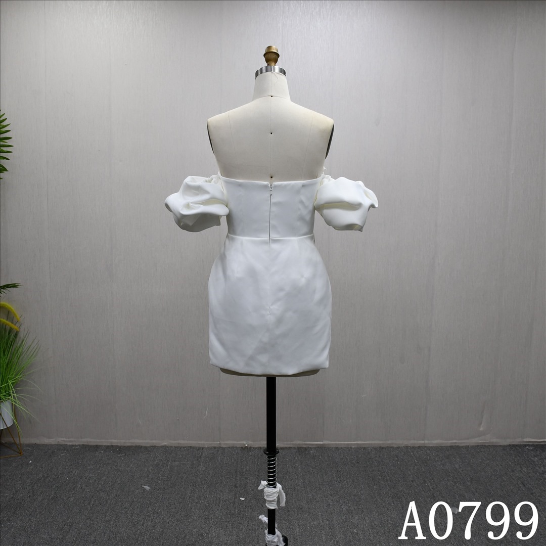2025 Sweetheart Neckline Ivory Satin Pleat Fashion Gentle Short Skirt