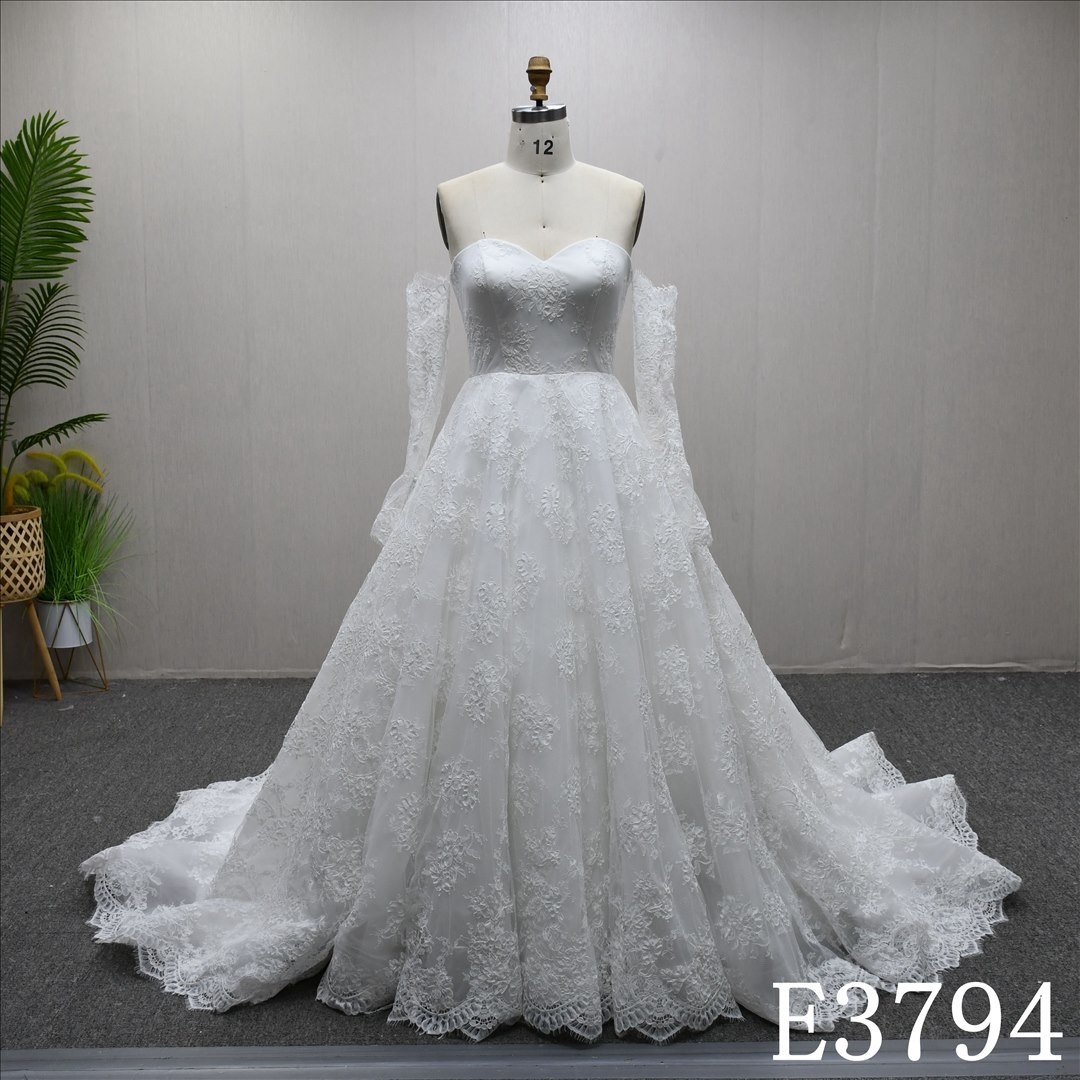 Fashion Sweetheart Neck Detachable Long Sleeves A-line Applique Wedding Dress