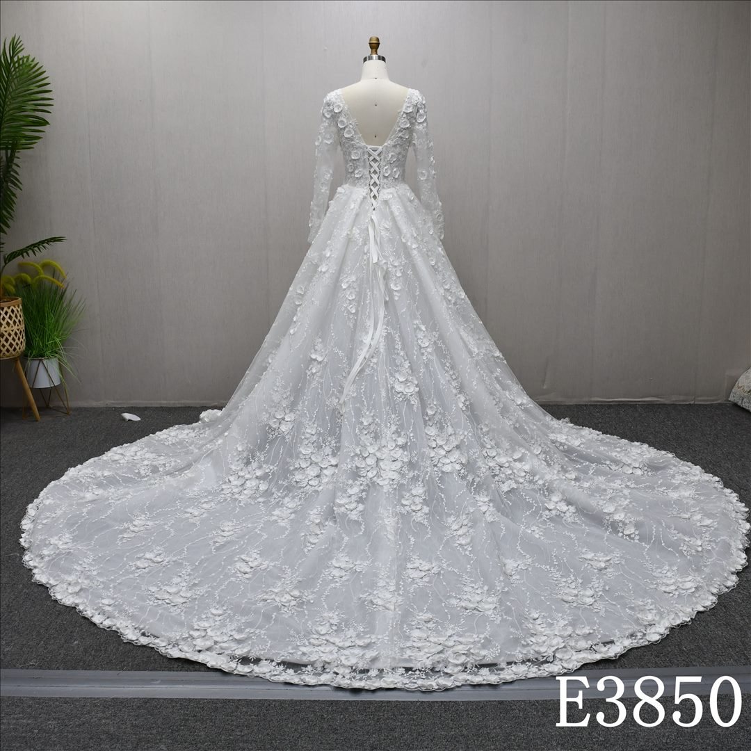 2025 Luxury lace flower ivory elegant V-neck A-line skirt high quality fashion