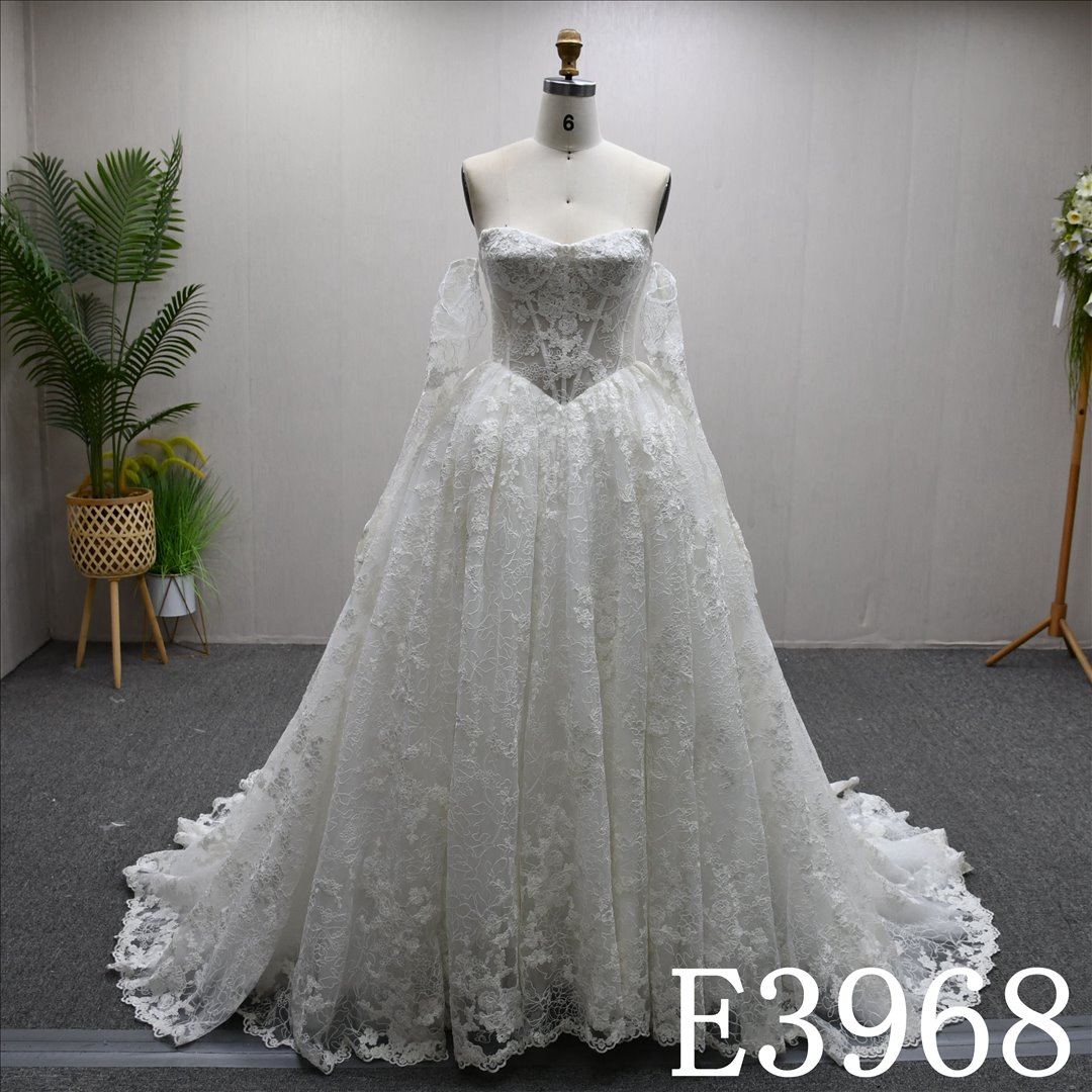2025 New Sweetheart Neck A-line Lace Luxury Hot Selling Wedding Dress with Unique Design