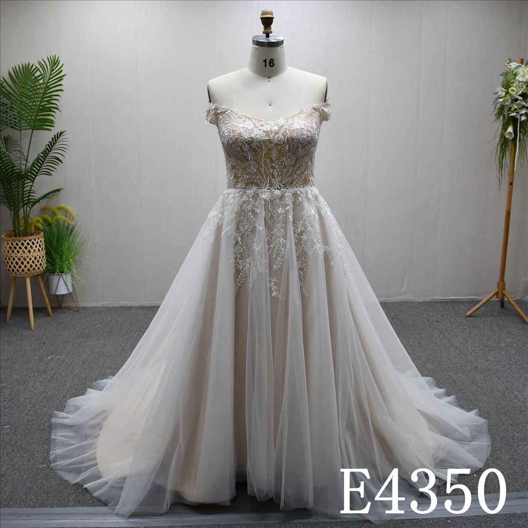 2025 New Spoon neckline A-line ivory and nude color Wedding Dress Evening Gown