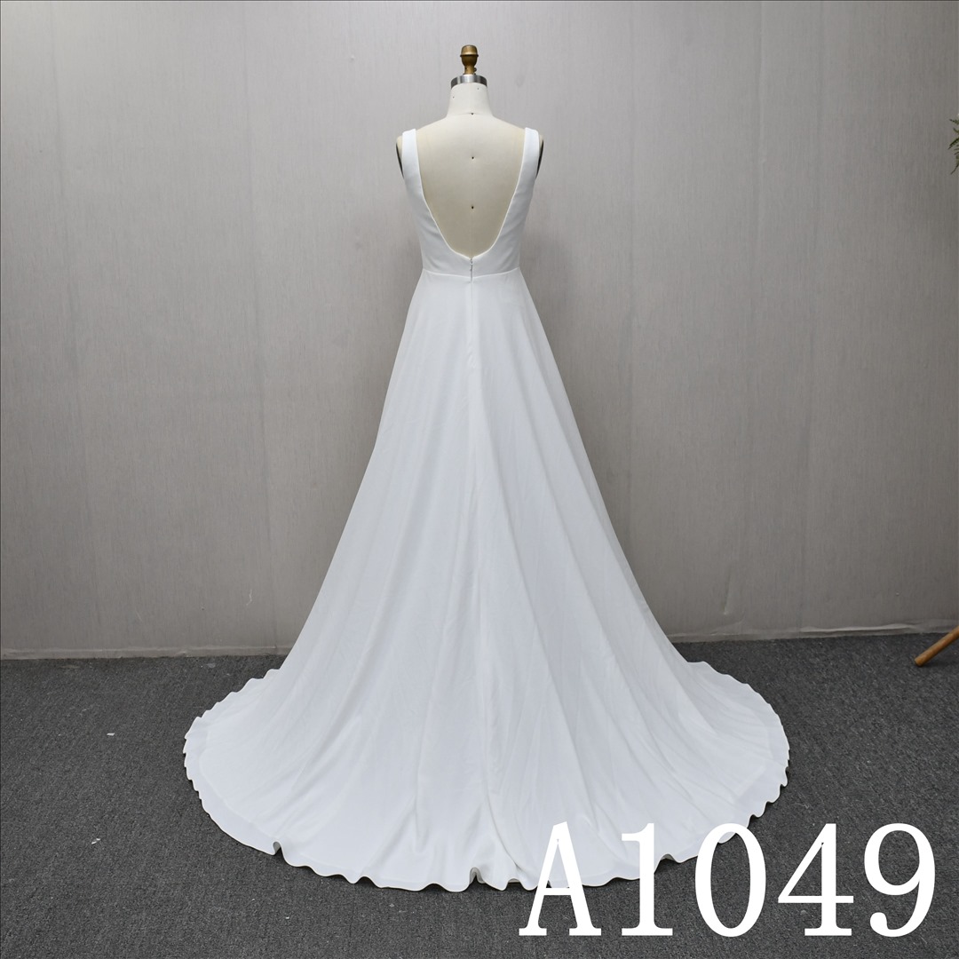 This Stain A-line Straight Neckline dress features a simple design with Lace flower