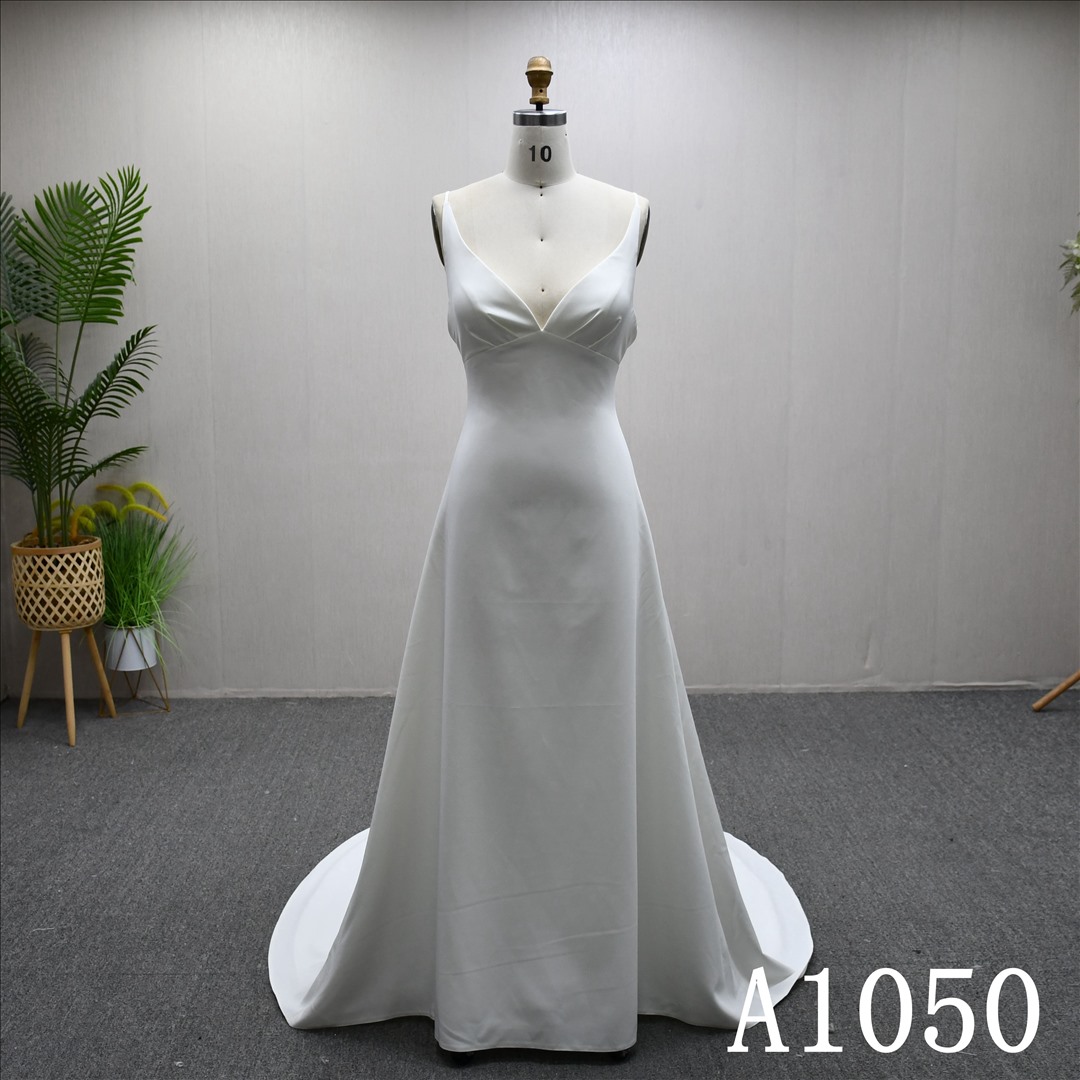 This Stain A-line Sweetheart dress features a simple design with Lace flower