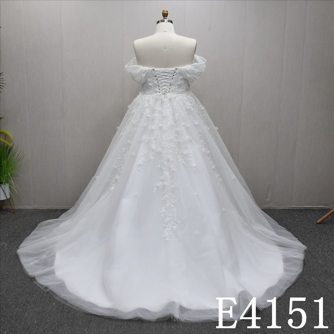 This Stain A-line Straight Neckline dress features a simple design with Lace flower