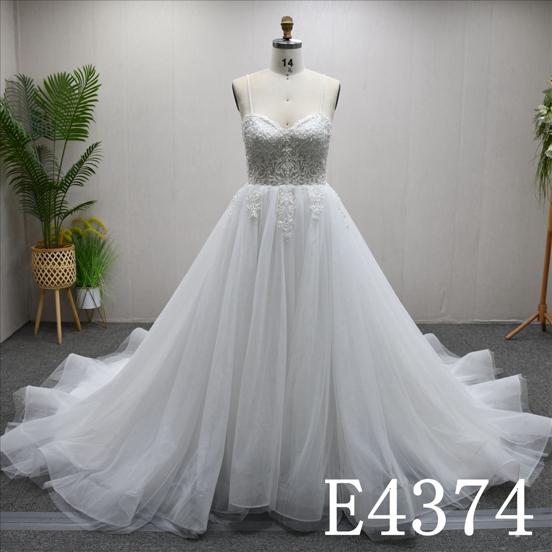 This Tulle A-line Sweetheart dress features a simple design with Lace flower