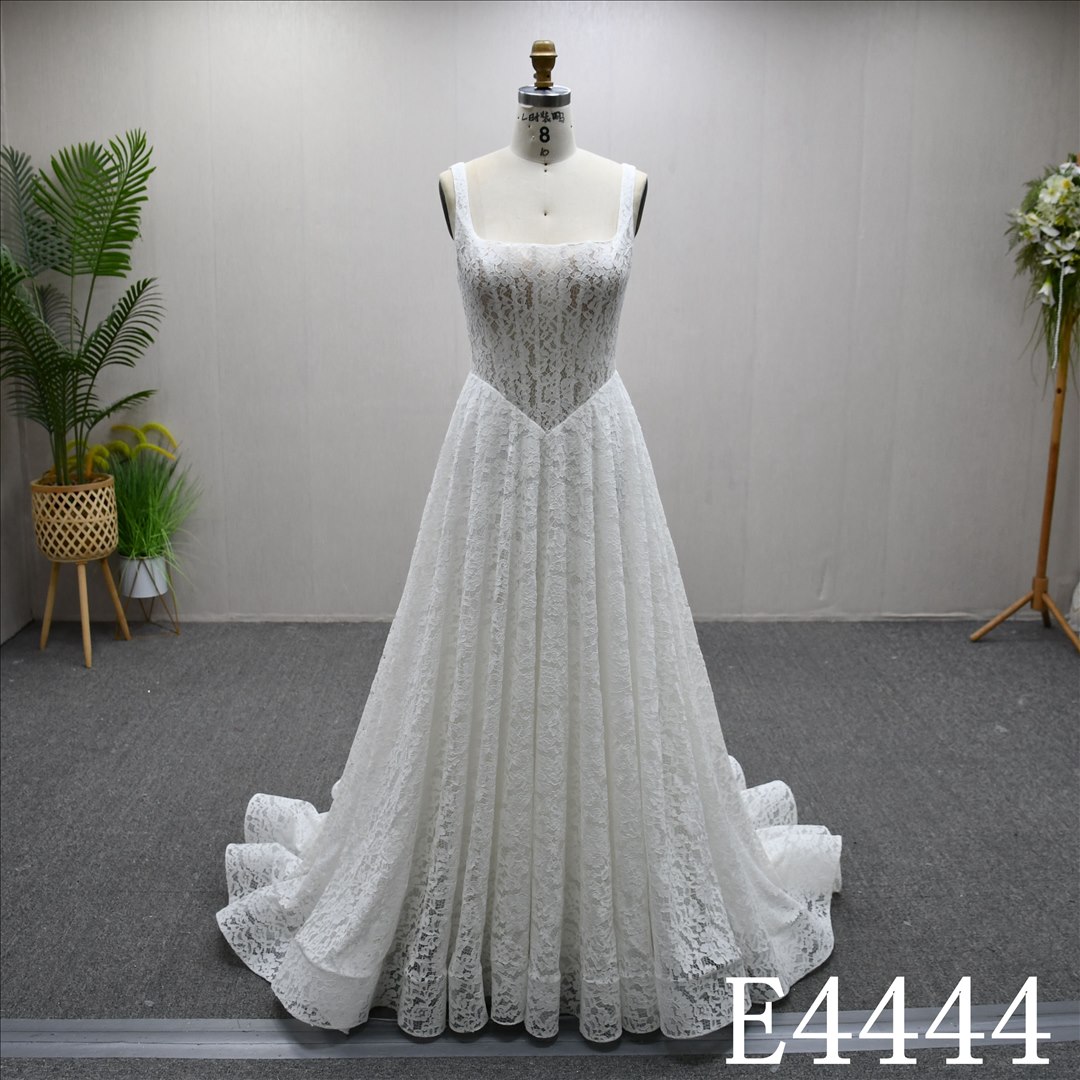 This Tulle Mermaid Boat Neckline dress features a simple design with Lace flower